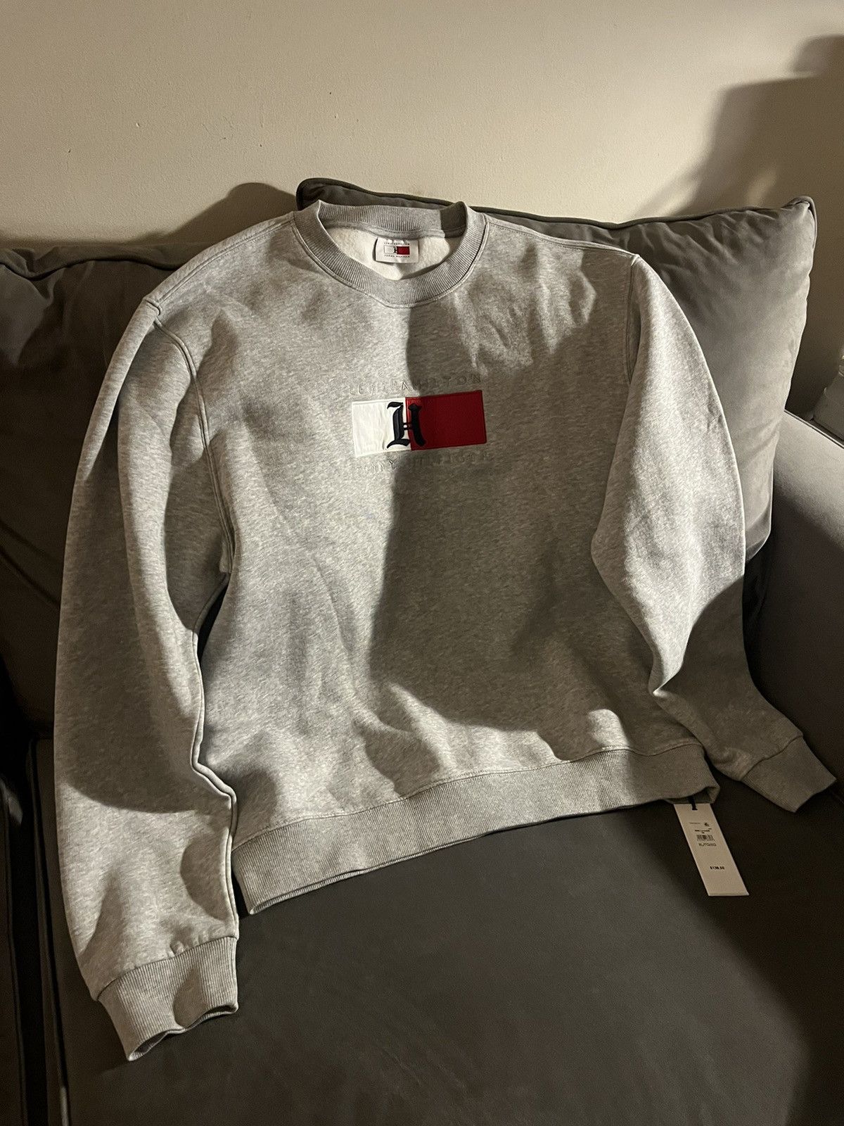 Tommy Hilfiger Tommy Hilfiger Lewis Hamilton Crewneck Men’s Xl Sweatshirt Size US XL / EU 56 / 4 - 1 Thumbnail