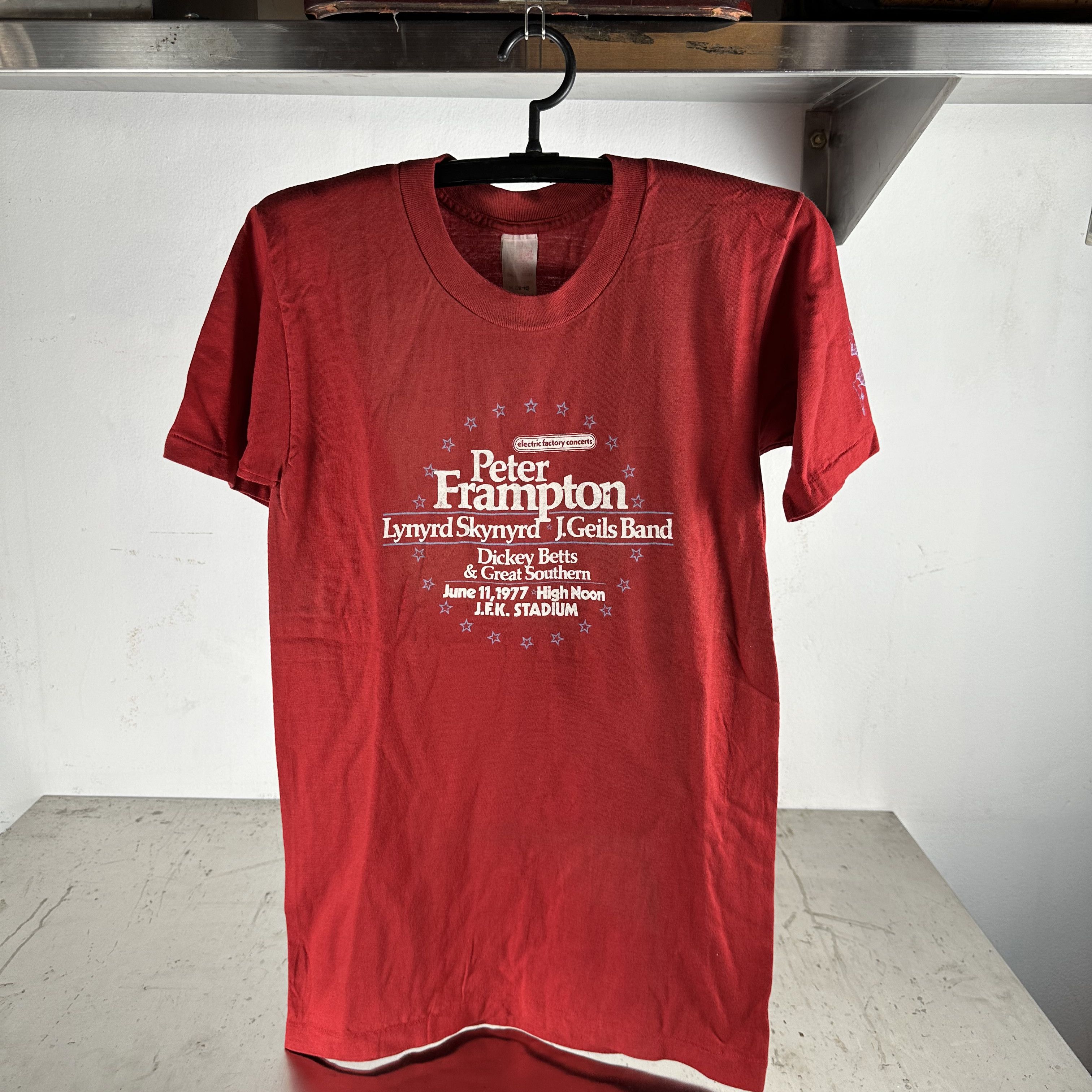 Vintage ​1977 Peter Frampton Lynyrd Skynyrd J. Geils Band T-shirt Size US S / EU 44-46 / 1 - 1 Thumbnail