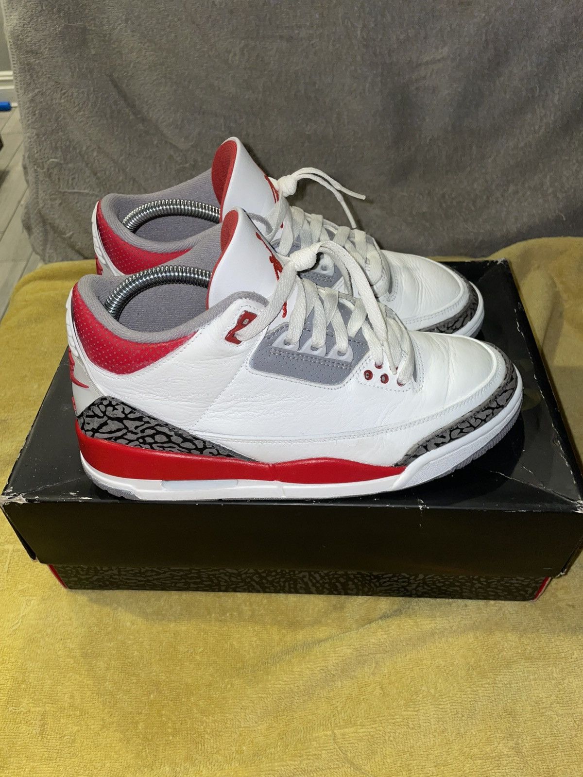 Jordan Brand Jordan 3 Fire Red Size US 7.5 / EU 40-41 - 2 Thumbnail