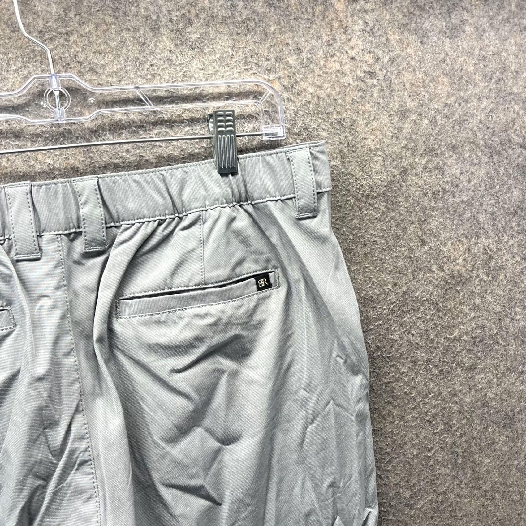 Banana Republic Banana Republic Shorts Mens 36 Gray Stretch Elastic Waist Chino 9 Inseam Mens Flat Front Casual Shorts 9 Inseam Gray Boys? Size US 36 / EU 52 - 6 Thumbnail