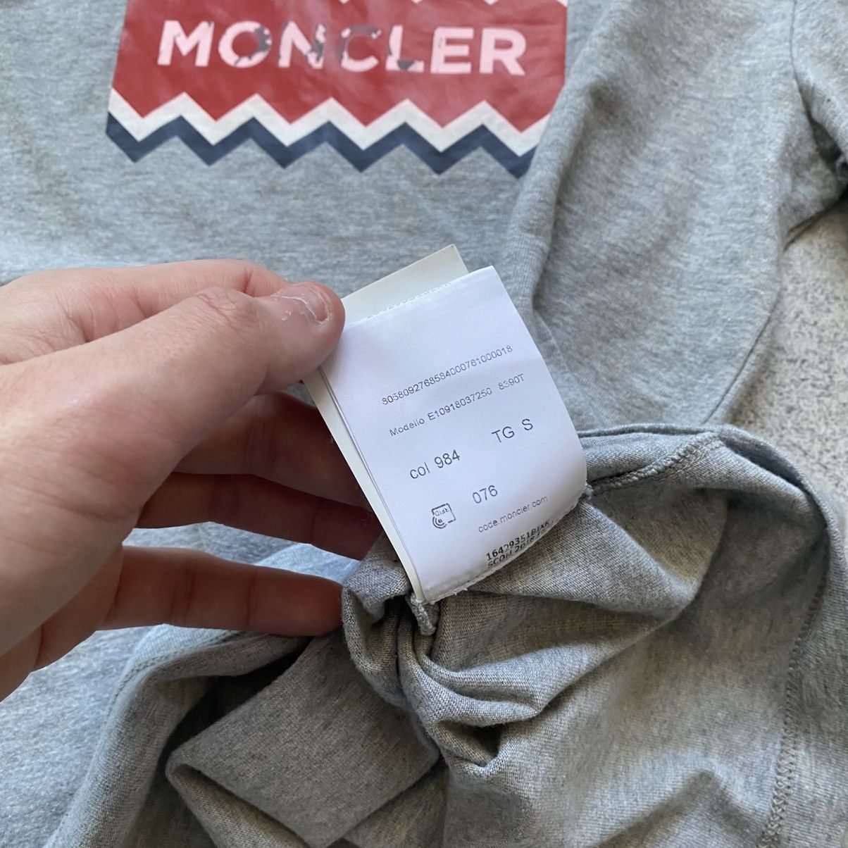 Moncler Moncler t shirt Size US S / EU 44-46 / 1 - 7 Thumbnail