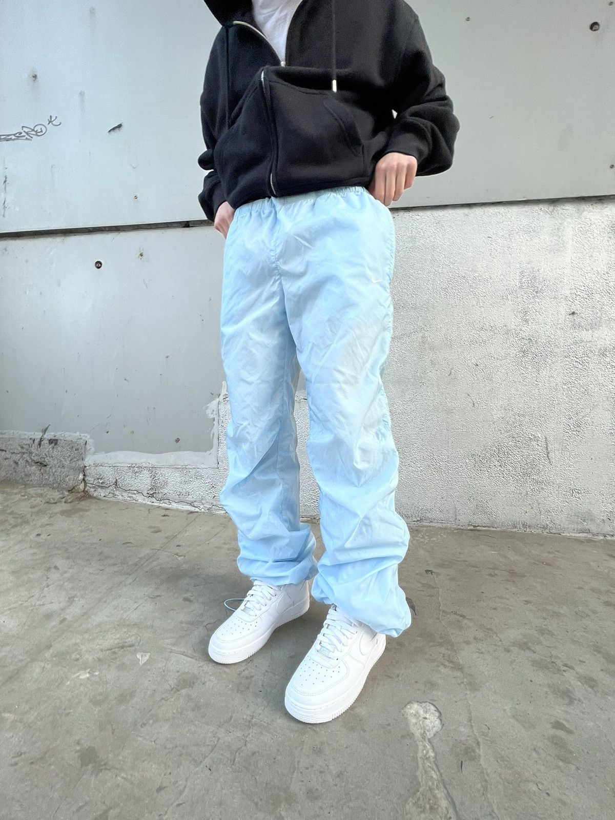 Nike Vintage Nike Pants Joggers Baby Blue Size US 30 / EU 46 - 16 Thumbnail