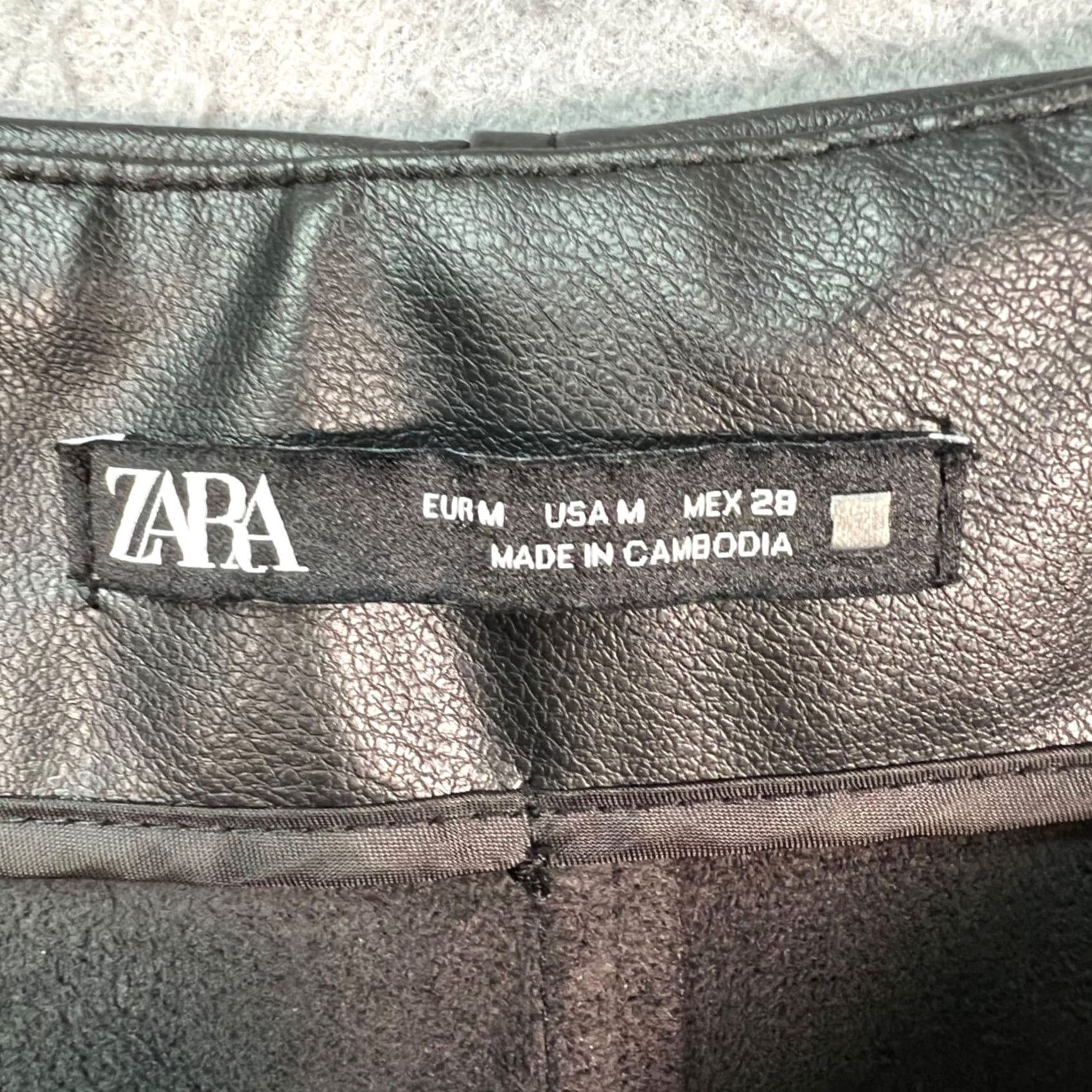 Zara Zara Womens Midi Skirt Black Faux Leather Paneled Flared Hem Size M Size 32" / US 10 / IT 46 - 3 Thumbnail