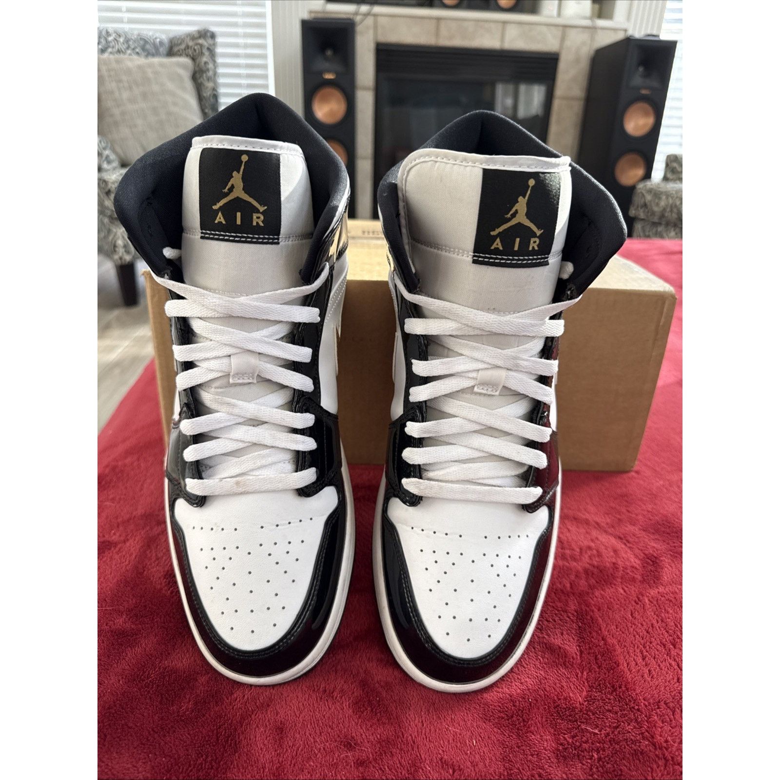 Nike Nike Air Jordan 1 Mid SE Patent Leather Men Sz 13 852542-007 Size US 13 / EU 46 - 5 Thumbnail