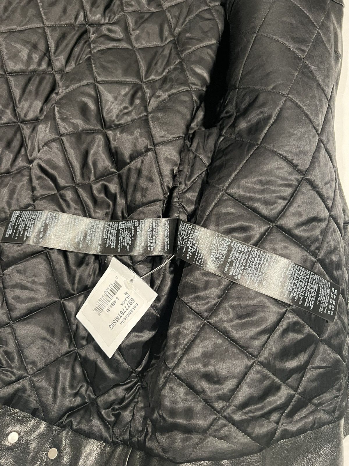 Balenciaga Balenciaga oversized trucker jacket. M. $5000 Size US M / EU 48-50 / 2 - 13 Thumbnail