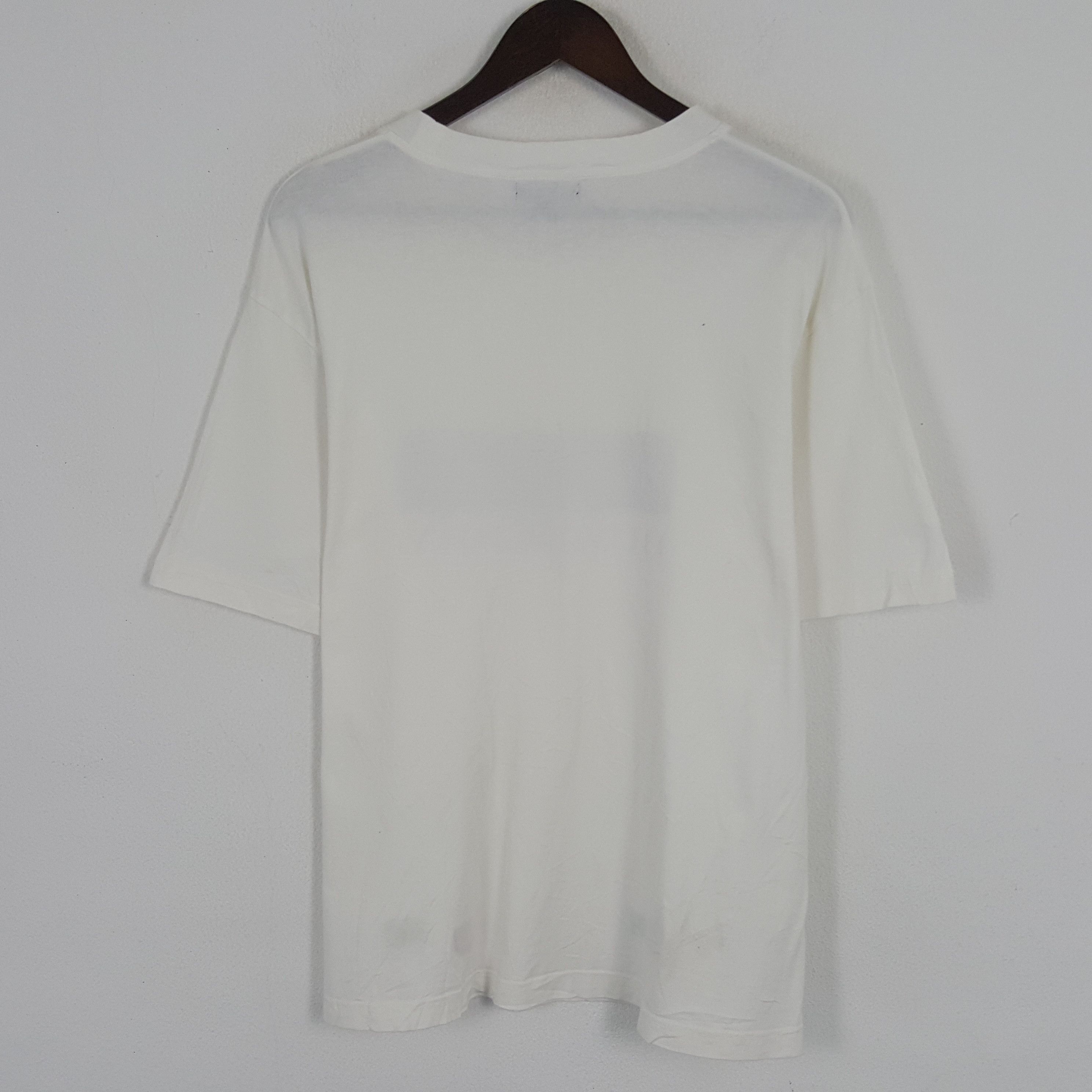 Burberry × Vintage Vintage Burberry London Tshirt Size US L / EU 52-54 / 3 - 3 Thumbnail