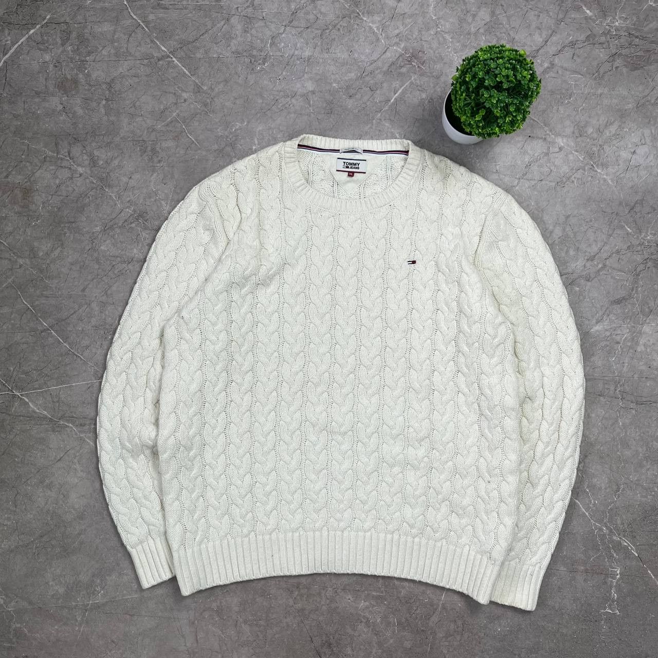 Tommy Hilfiger Mens Regular Fit Tommy Jeans Sweater Knitwear Jumper Size XL Size US XL / EU 56 / 4 - 1 Thumbnail