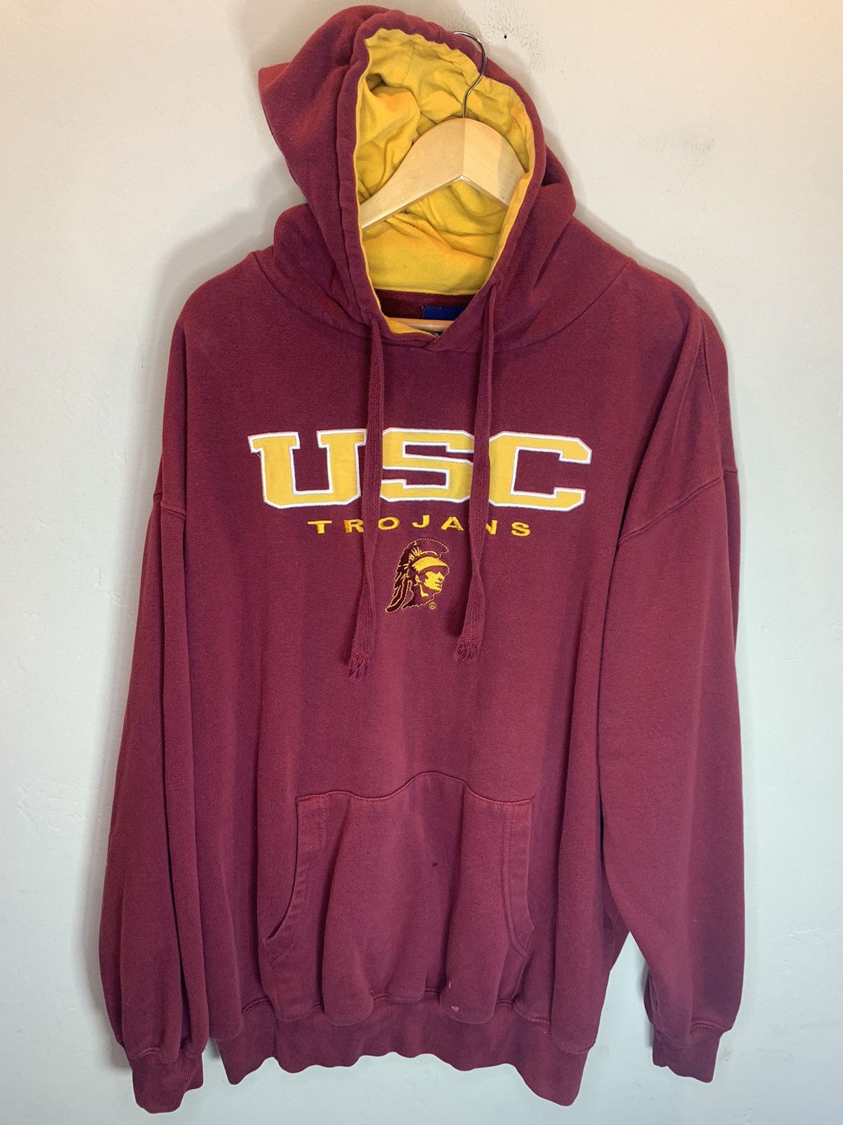 Vintage *RARE* Vintage USC Trojans NCAA College Embroidered Hoodie Size US XL / EU 56 / 4 - 1 Thumbnail