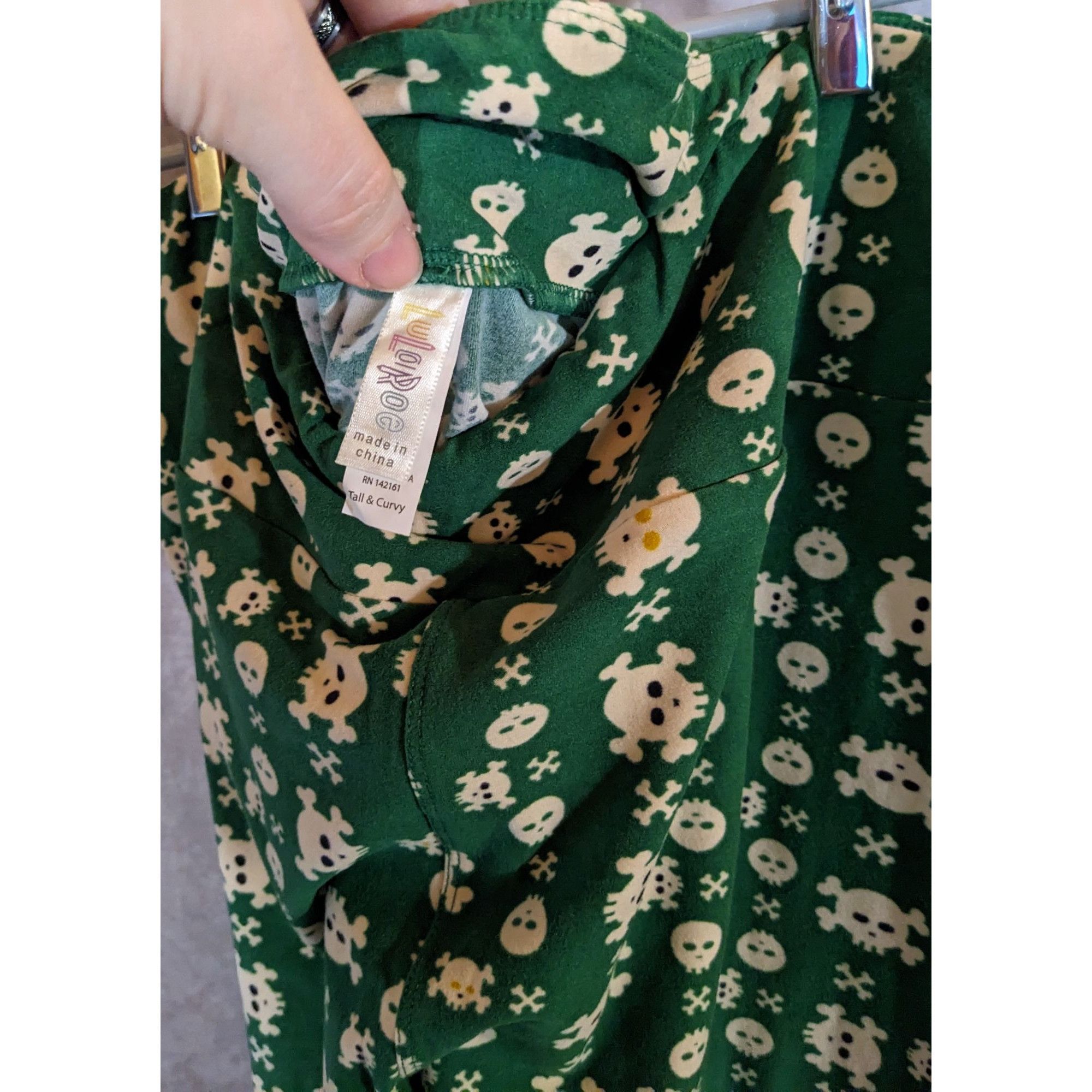 Other LuLaRoe Gothic Punk Green Skull Leggings Size 32" / US 10 / IT 46 - 3 Thumbnail