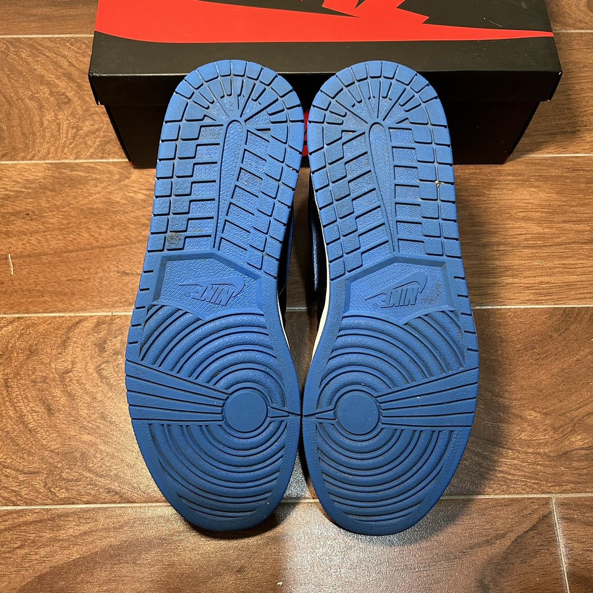 Nike Nike air Jordan 1 royal (2017) Size US 12 / EU 45 - 4 Thumbnail