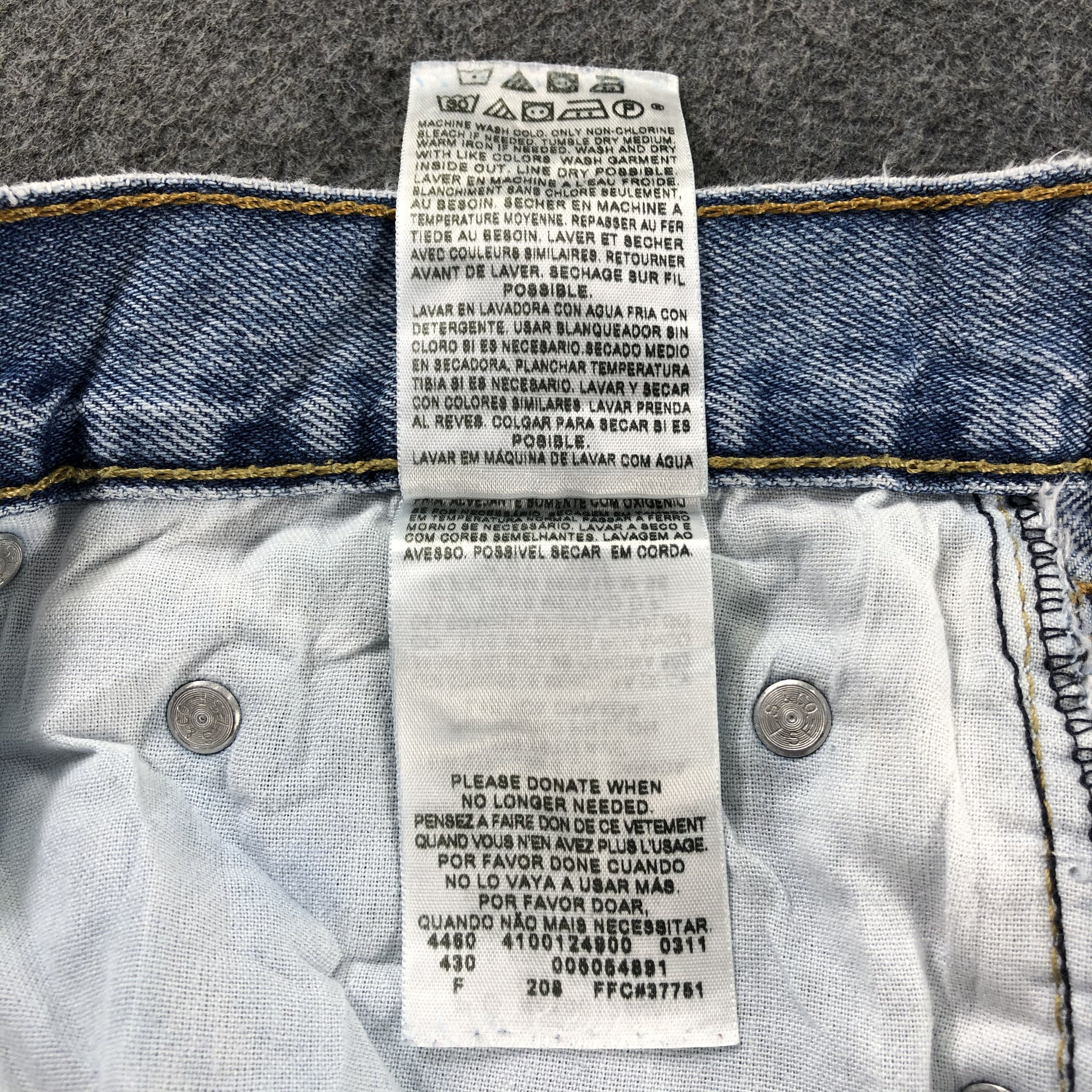 Levi's Vintage Blue Wash Levis 505 Jeans-J2457 Size US 33 - 14 Thumbnail