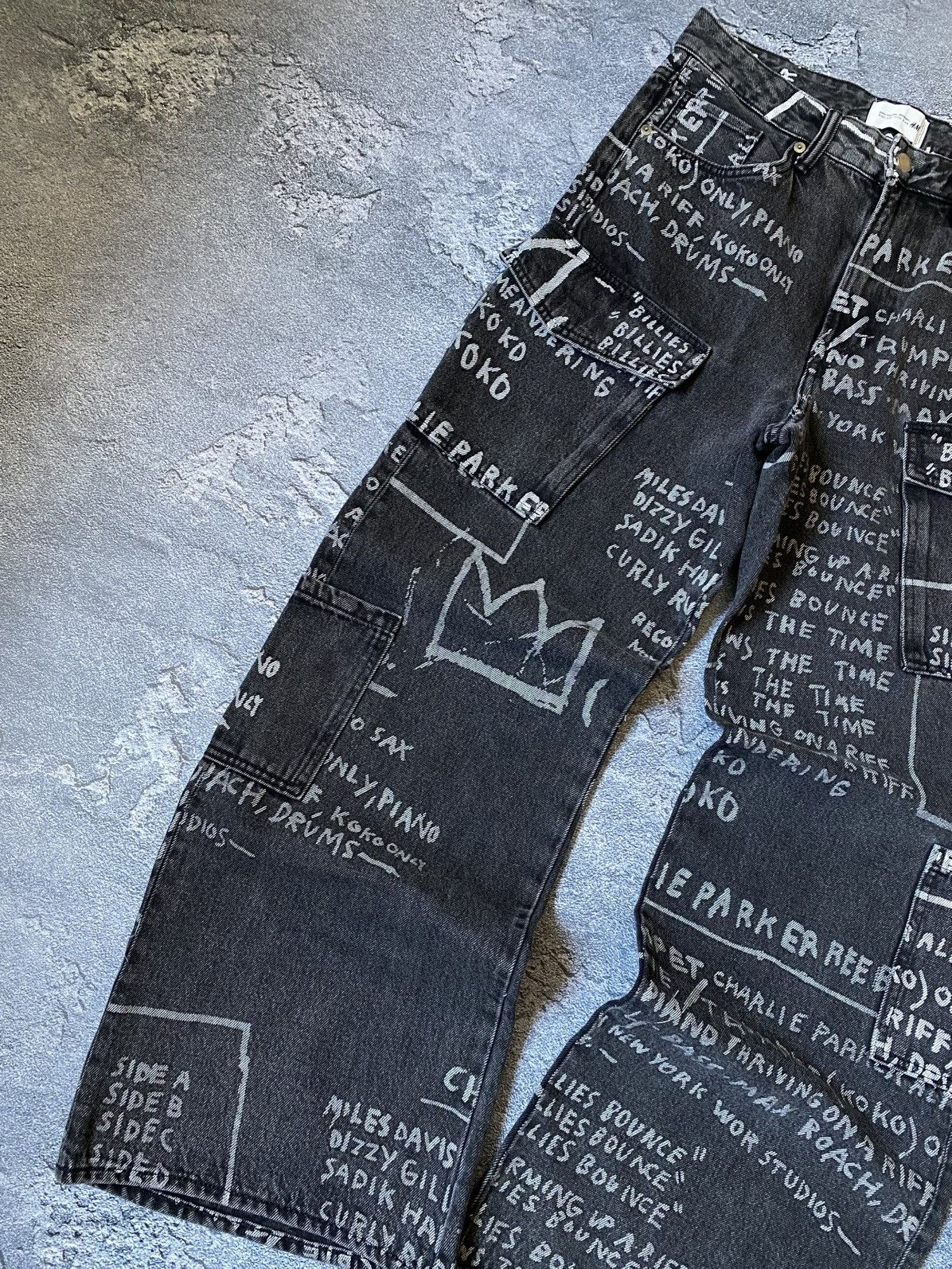 H&M × Jean-Michel Basquiat × Who Decides War Jean Michel Basquiat Who Decides War Bootcat Flare Jeans Size US 32 / EU 48 - 5 Thumbnail