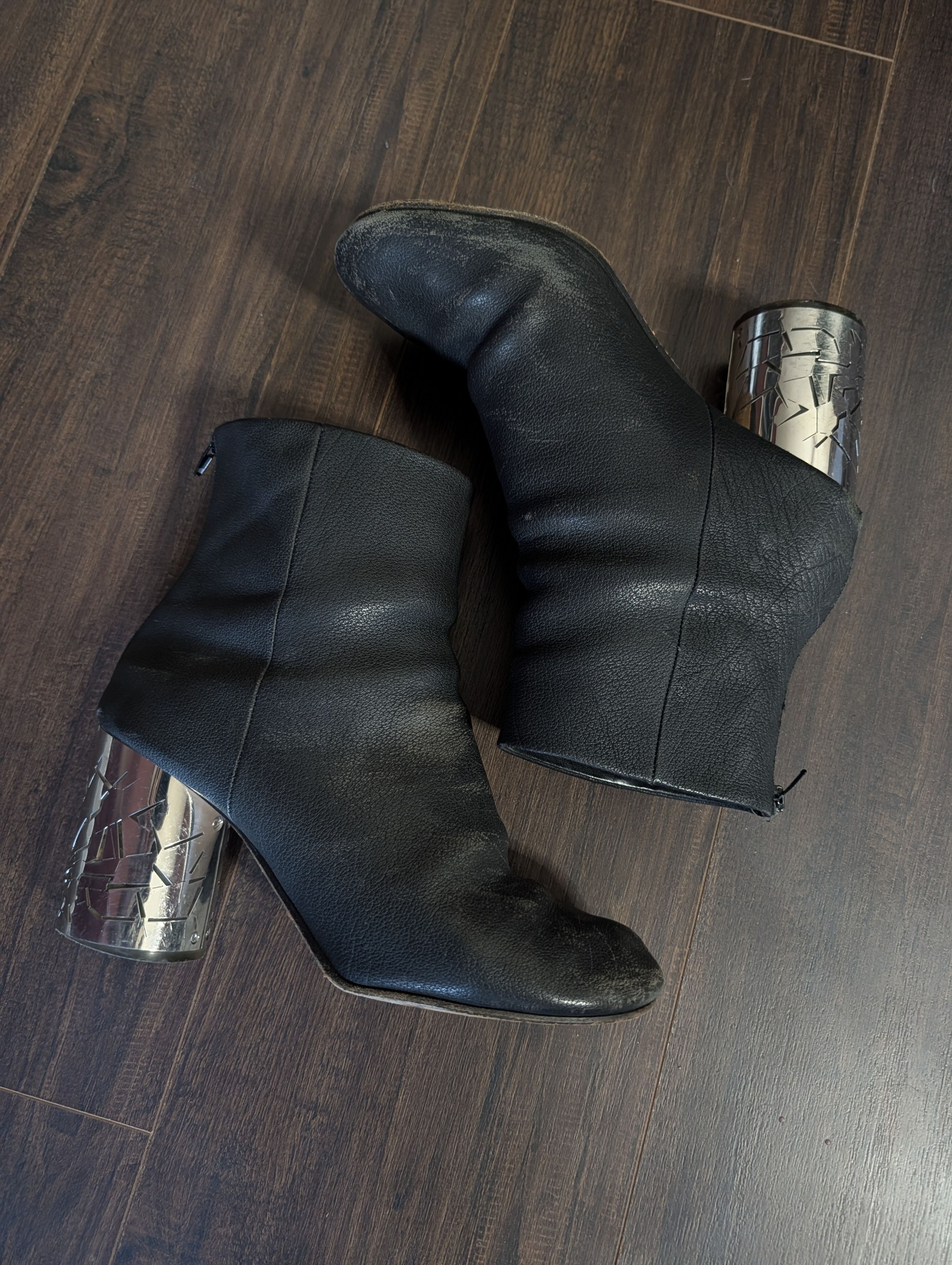 Maison Margiela Shattered mirror heeled black leather zip-up boots 41 Size US 8 / EU 41 - 1 Thumbnail