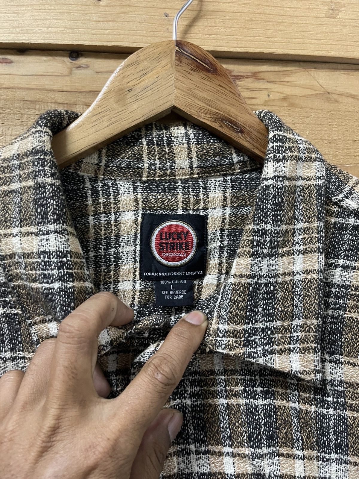 Vintage Vintage 90s lucky strike flannel shirt Size US L / EU 52-54 / 3 - 3 Thumbnail