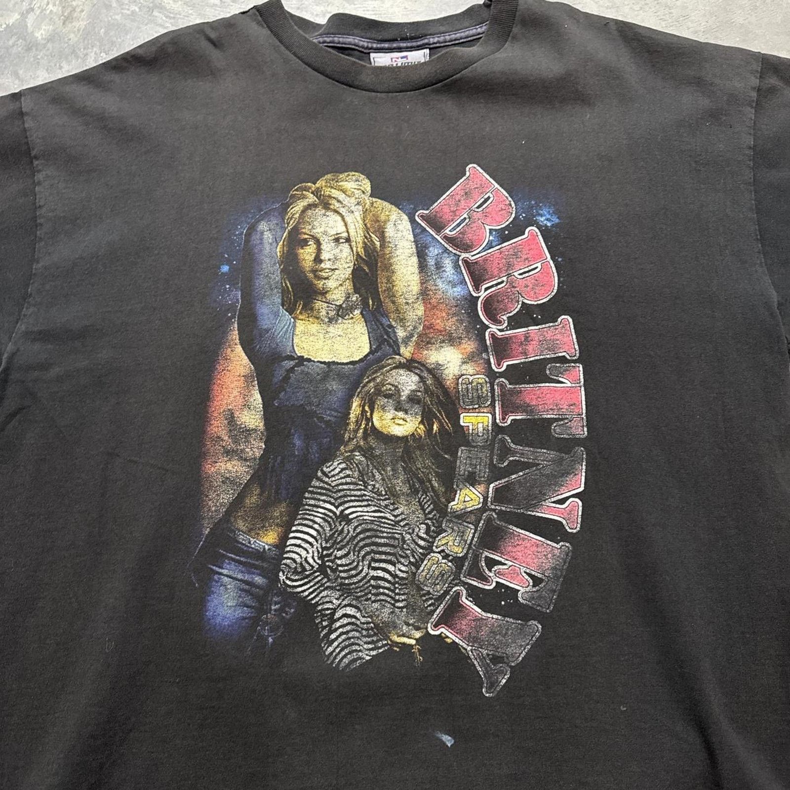 Vintage Britney Spears Vintage 2001 Tour Rap Tee Style T-Shirt Size US XL / EU 56 / 4 - 2 Thumbnail