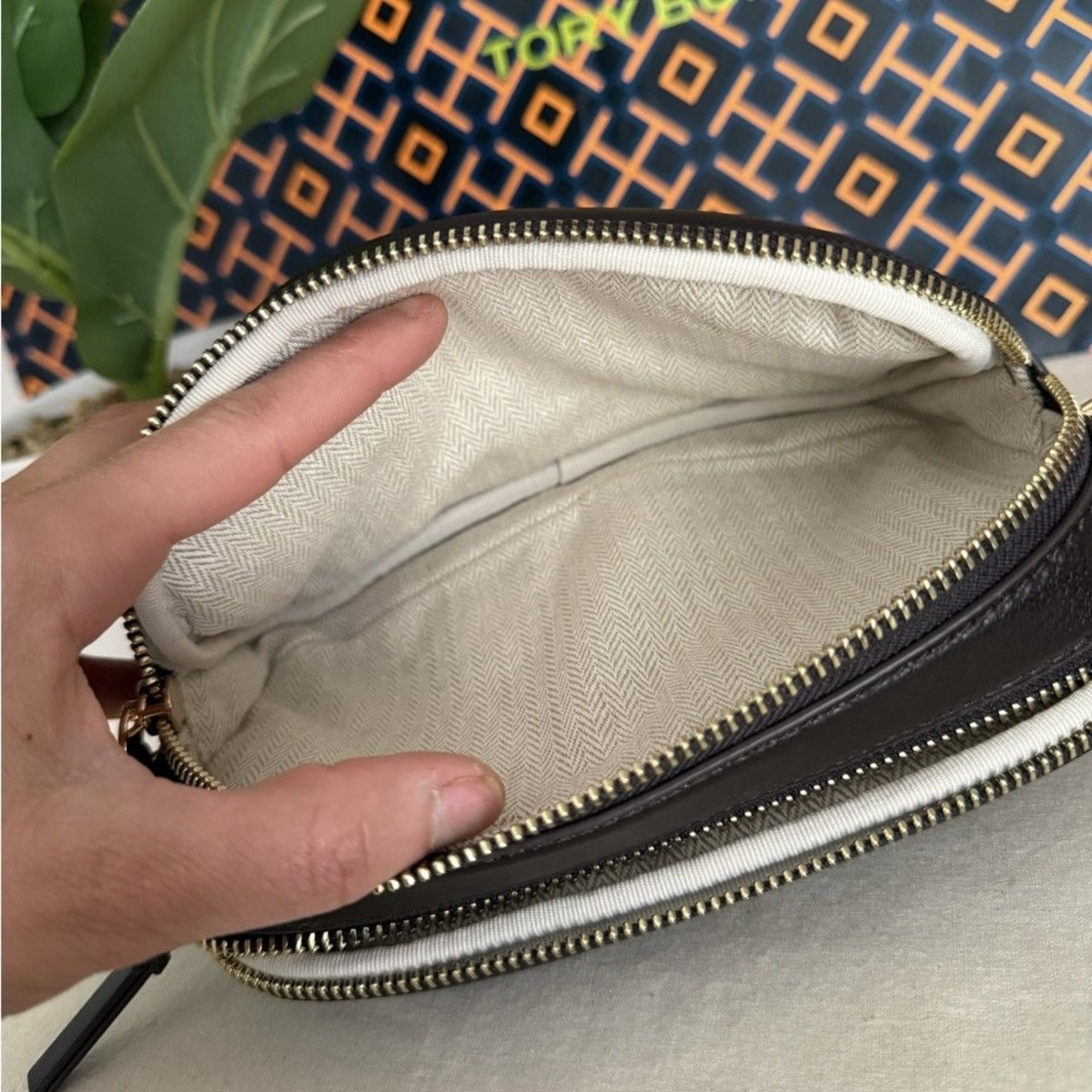 Tory Burch NWT Tory Burch Britten Brown Leather puffy Crossbody Bag Size ONE SIZE - 6 Thumbnail