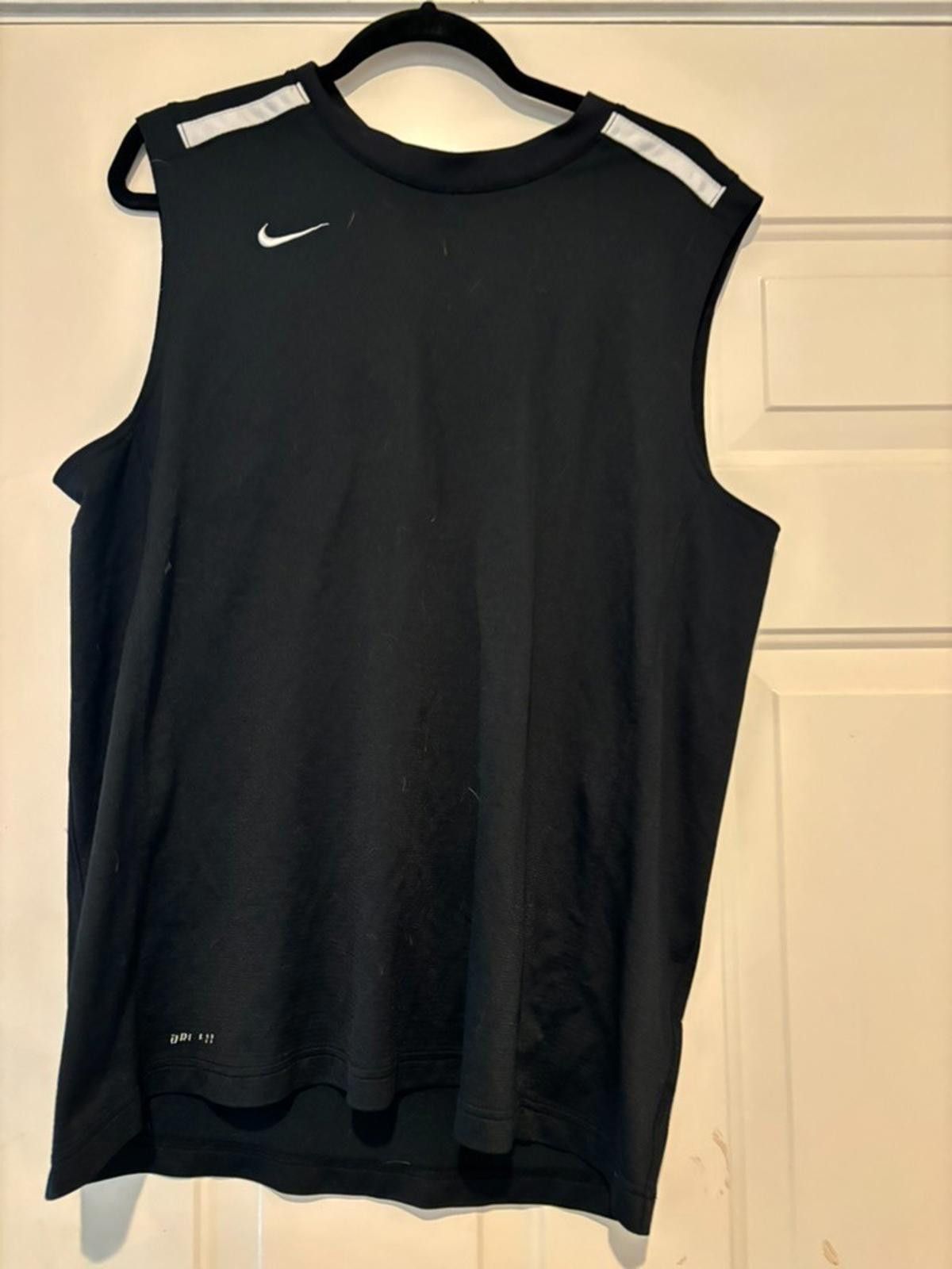 Nike Men's sz XL Nike dri fit sleeveless athletic shirt #529 Size US XL / EU 56 / 4 - 1 Thumbnail