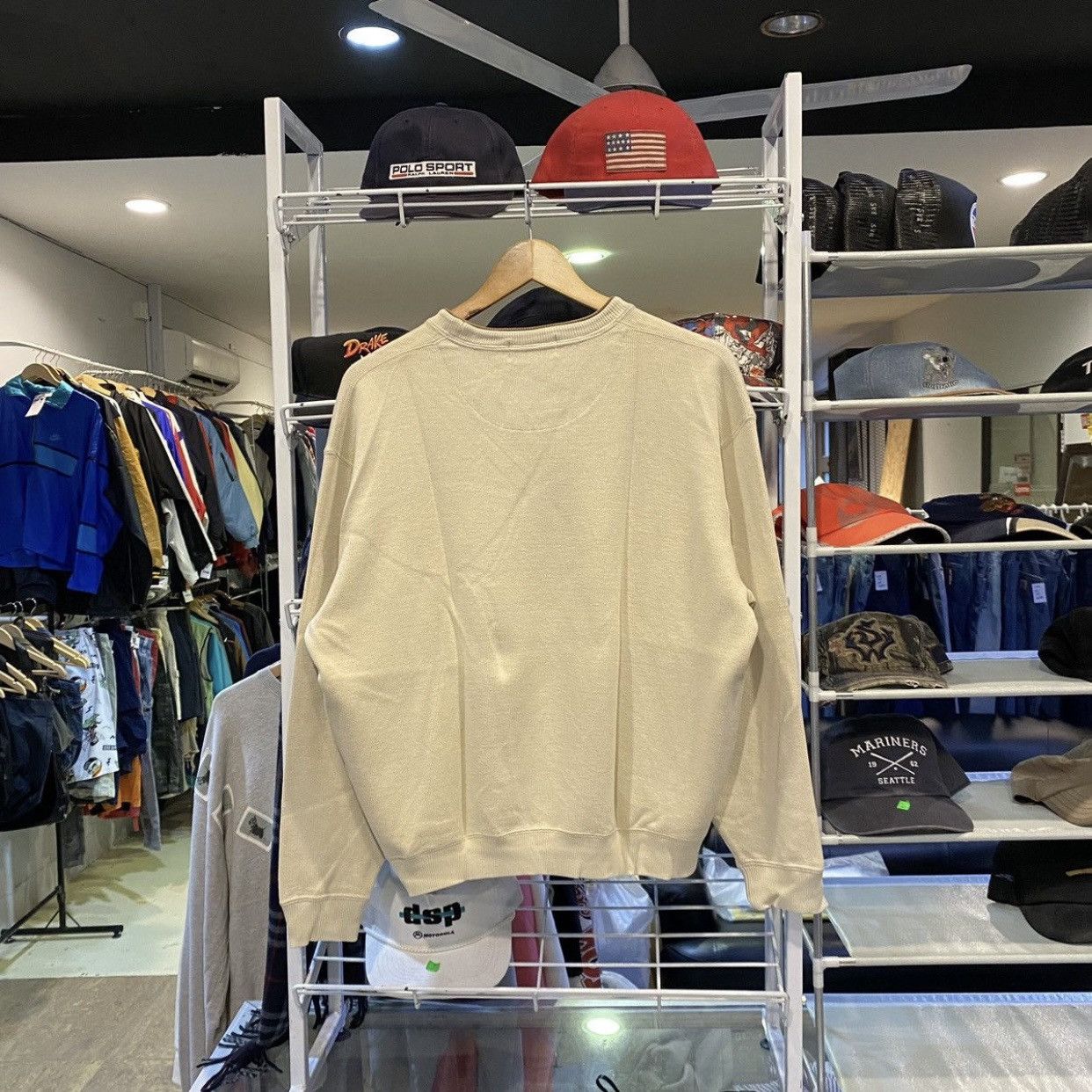 Gianni Valentino Vintage 90s Designer Gianni Valentino Embroided Sweatshirt Size US L / EU 52-54 / 3 - 2 Thumbnail