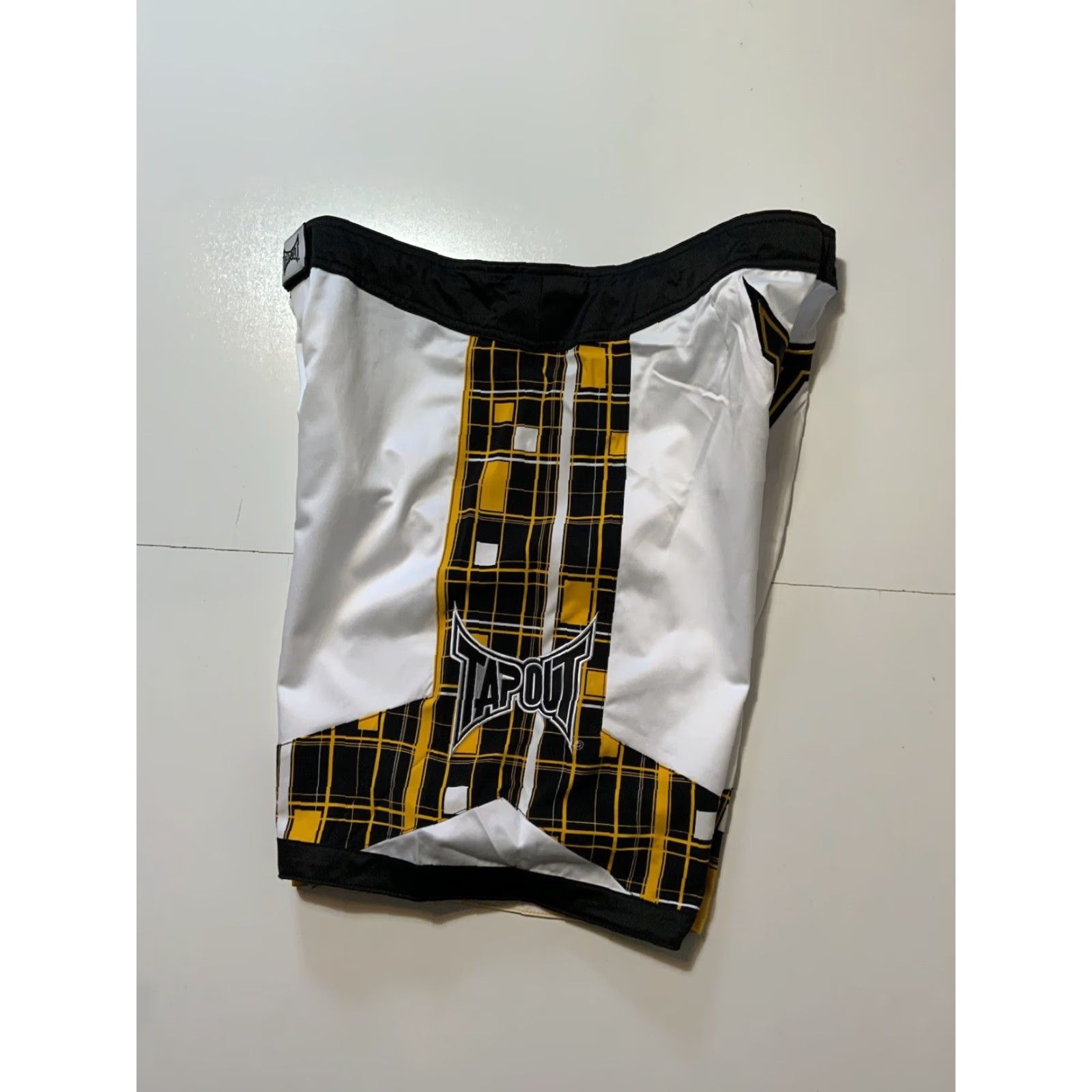 Tapout NWOT Tapout The Ultimate Fighter UFC Team Josh Koscheck Board Shorts Sz 40 Men White Black Gold Board Mens 40 White Black Gold Size US 40 / EU 56 - 4 Thumbnail