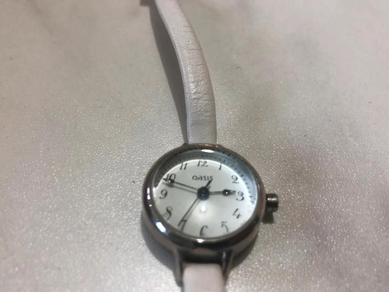 Designer oasis silver dial white leather strap watch Size ONE SIZE - 8 Thumbnail