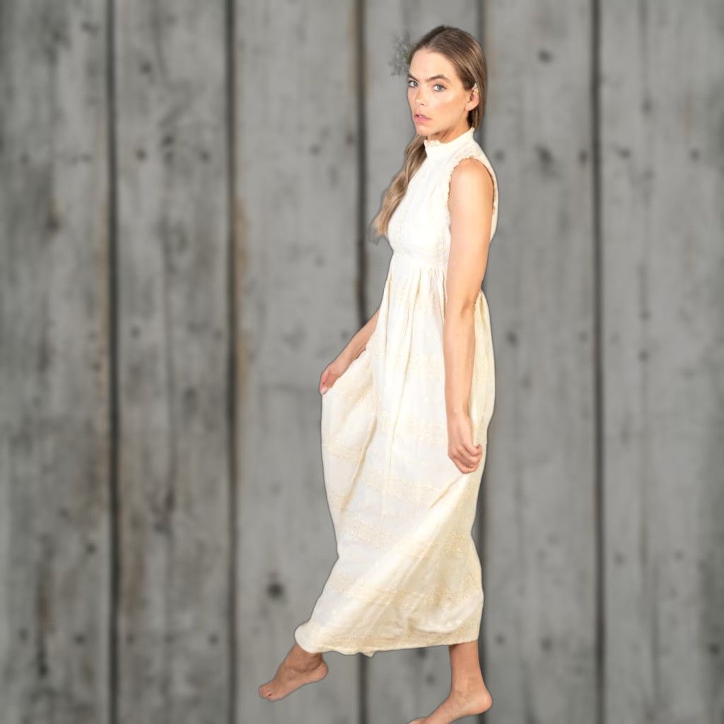 Vintage VINTAGE Couriers of California Sleeveless Prairie Dress 1970s White Medium Girls? Size M / US 6-8 / IT 42-44 - 1 Thumbnail