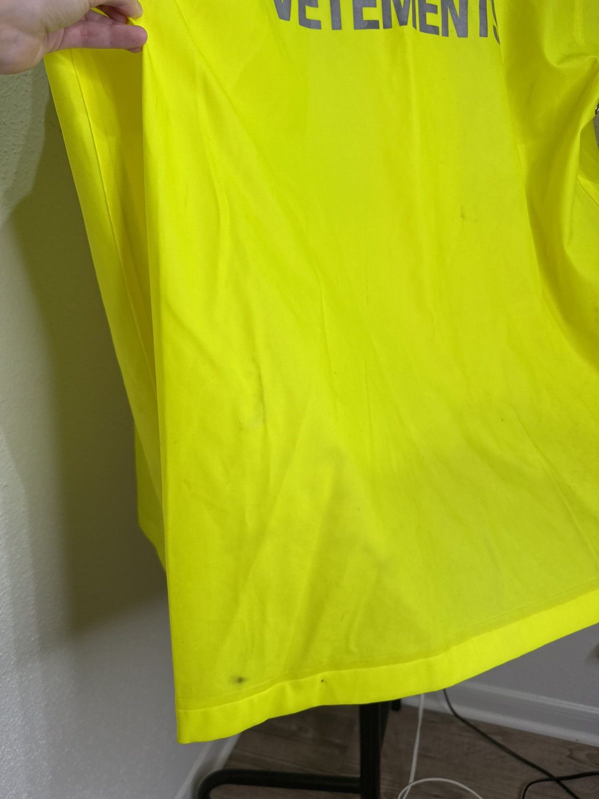 Vetements Vetements SS18 Logo Raincoat Size US M / EU 48-50 / 2 - 14 Thumbnail