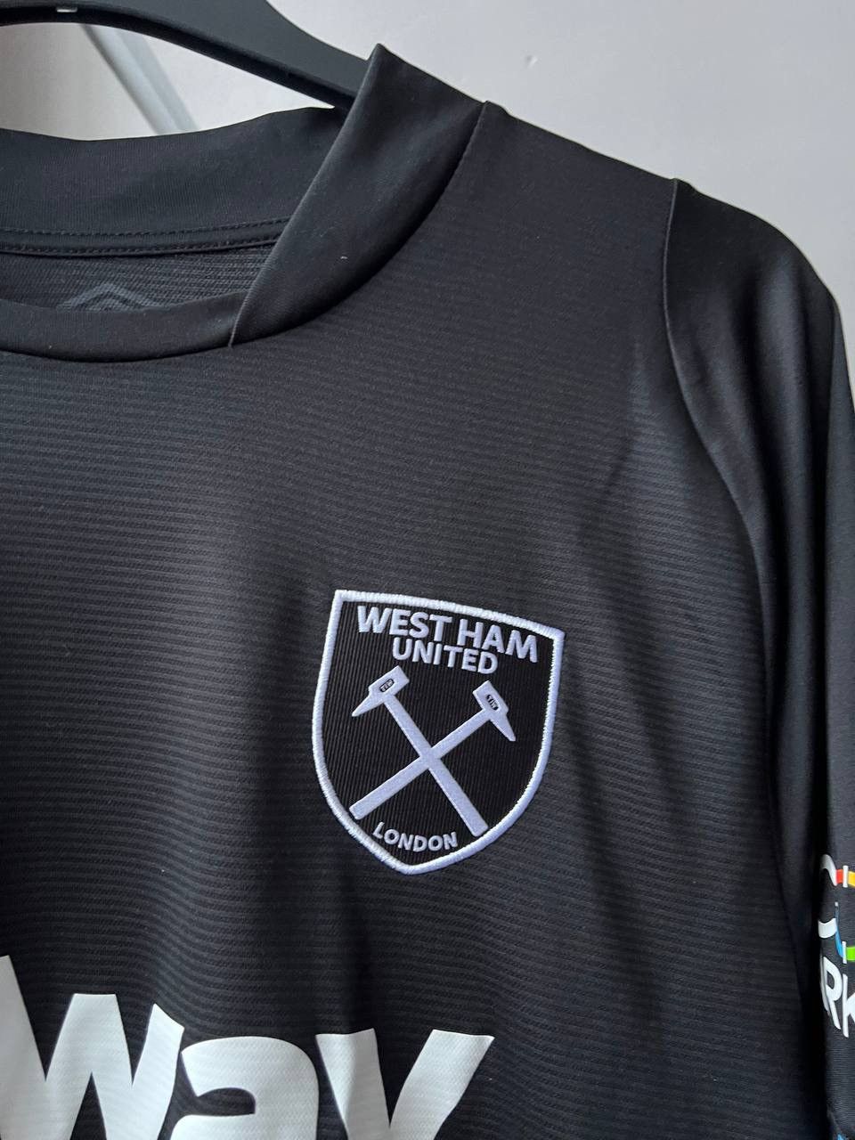 Umbro 2023 WEST HAM UNITED SPECIAL WINNERS SOCCER JERSEY SHIRT XL Size US XL / EU 56 / 4 - 5 Thumbnail