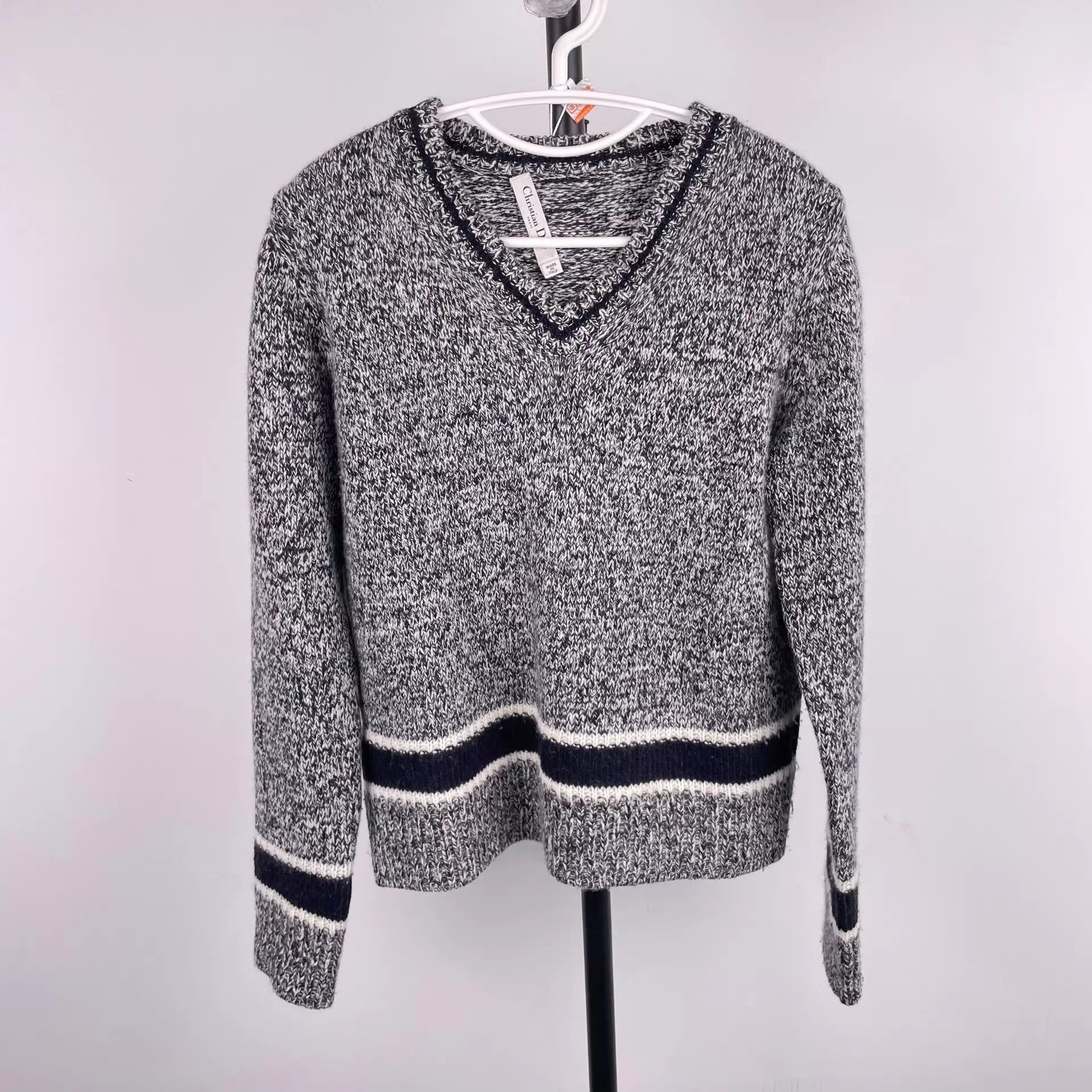 Dior Dior V-neck Gray Knit Sweater 36 Size XS / US 0-2 / IT 36-38 - 1 Thumbnail