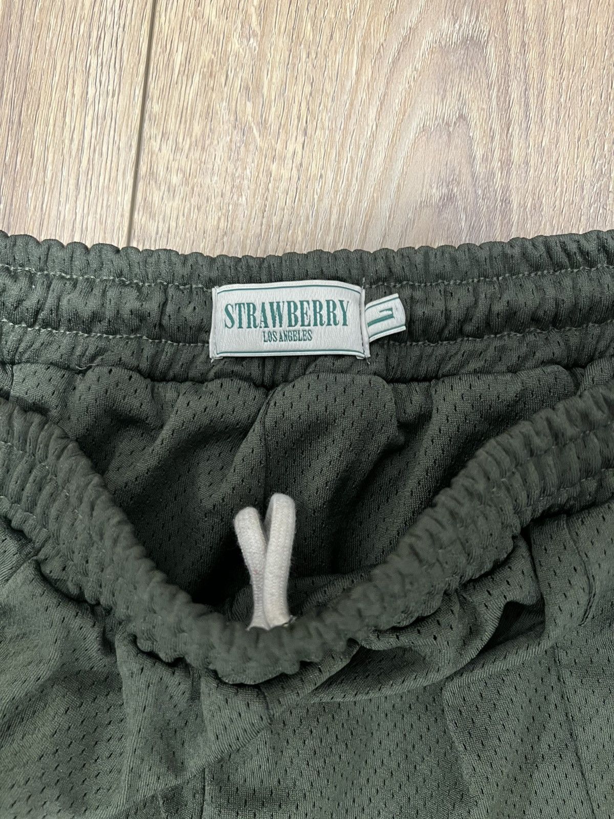 Strawberry Strawberry Pleated Mesh Short Size US 34 / EU 50 - 3 Thumbnail