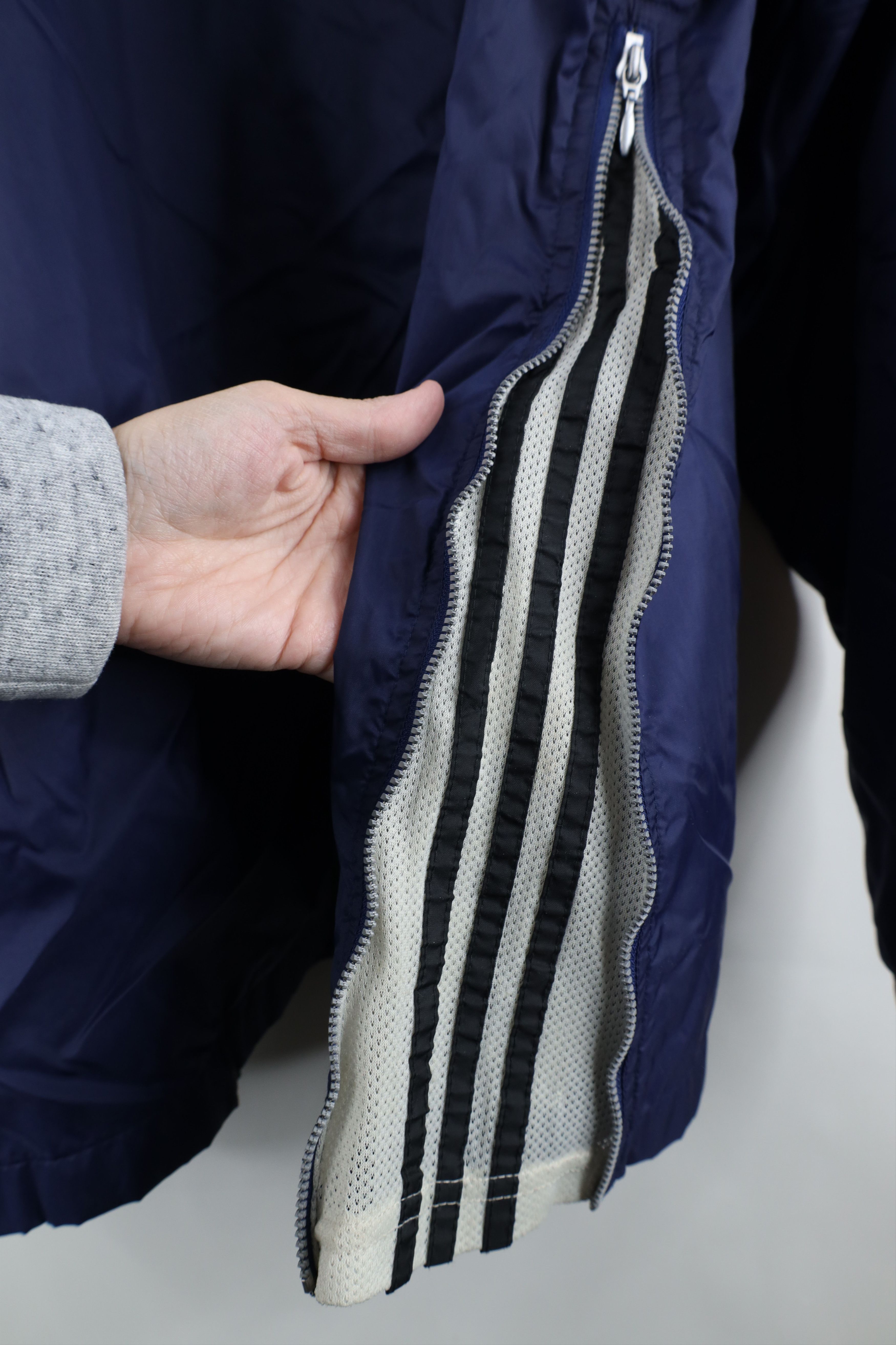 Adidas Vintage 90s Adidas Spell Striped Pullover Windbreaker Jacket Size US L / EU 52-54 / 3 - 8 Thumbnail