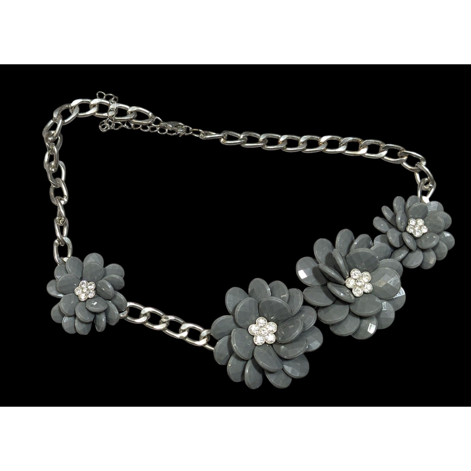Other Floral Cottagecore Grey And Silver Tone Necklace With Rhines Size ONE SIZE - 1 Thumbnail