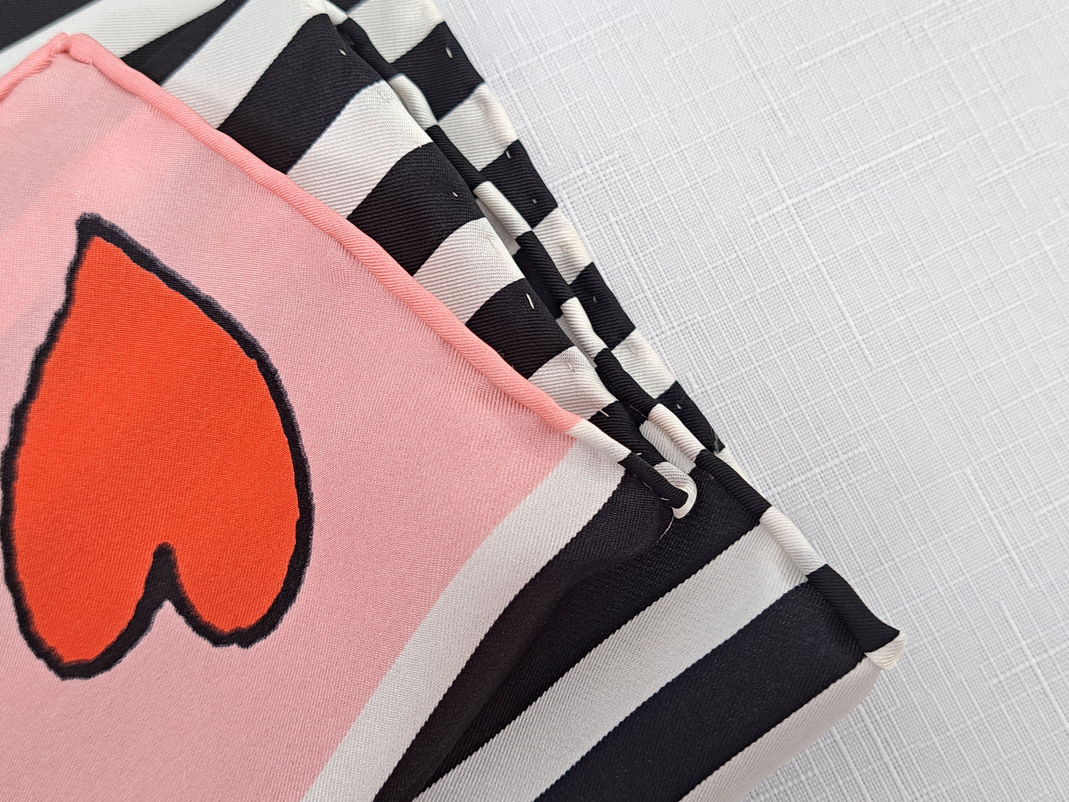 Designer CODELLO Loves Peanuts - Snoopy - funy silk scarf. Size ONE SIZE - 5 Thumbnail