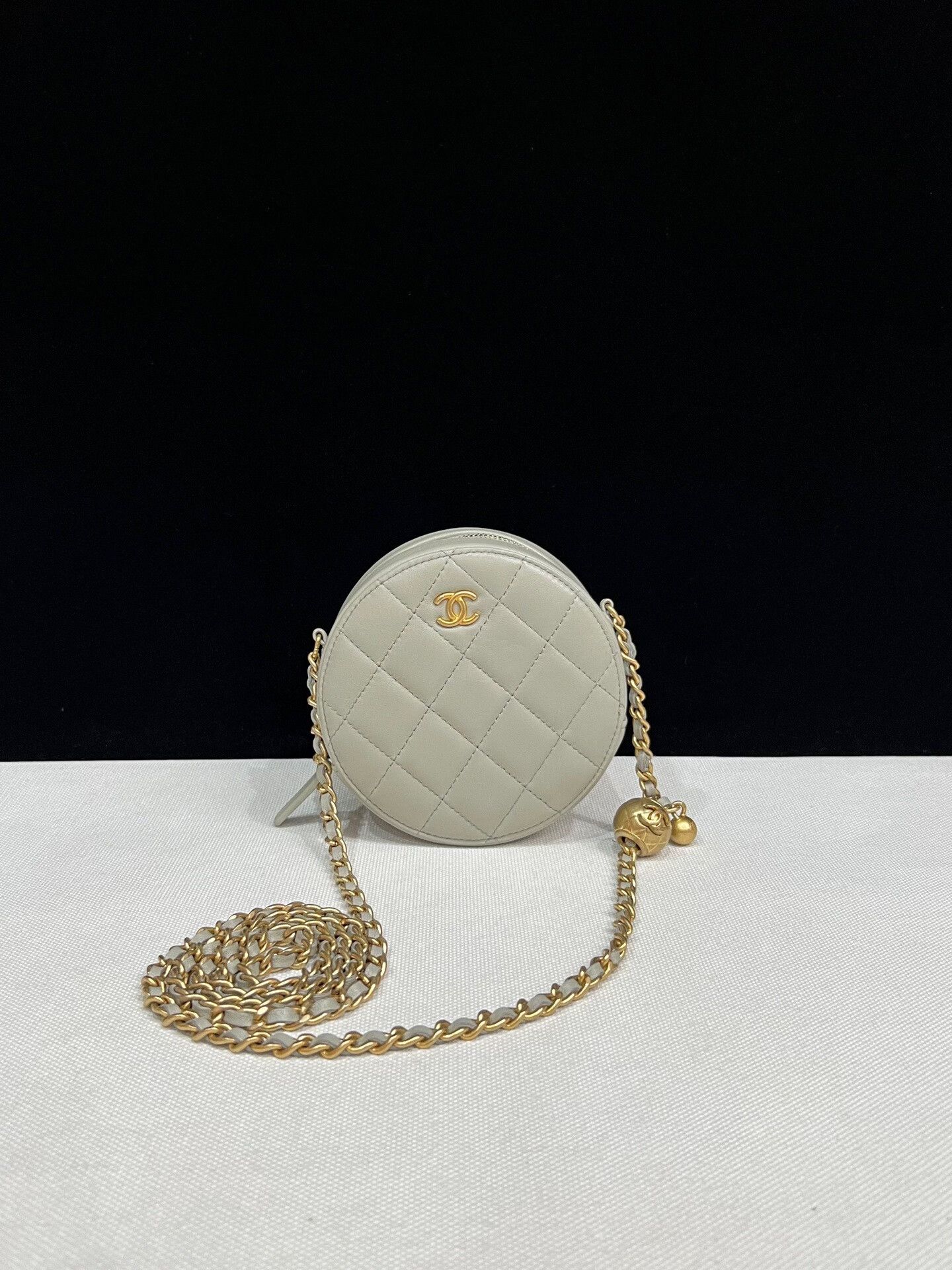 Chanel Pre-loved Bag Very good condition Size ONE SIZE - 1 Thumbnail