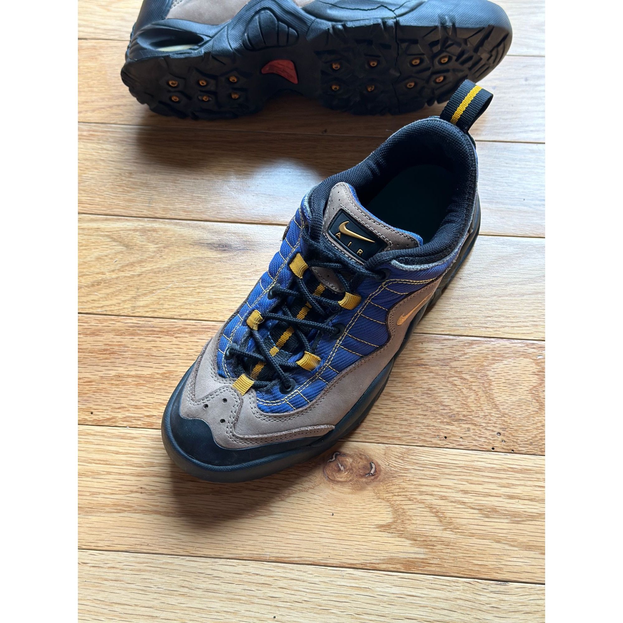 Nike ACG VINTAGE NIKE ACG LOW NAVY TAN LEATHER SHOES MENS SIZE 8.5 RA Size US 8.5 / EU 41-42 - 9 Thumbnail