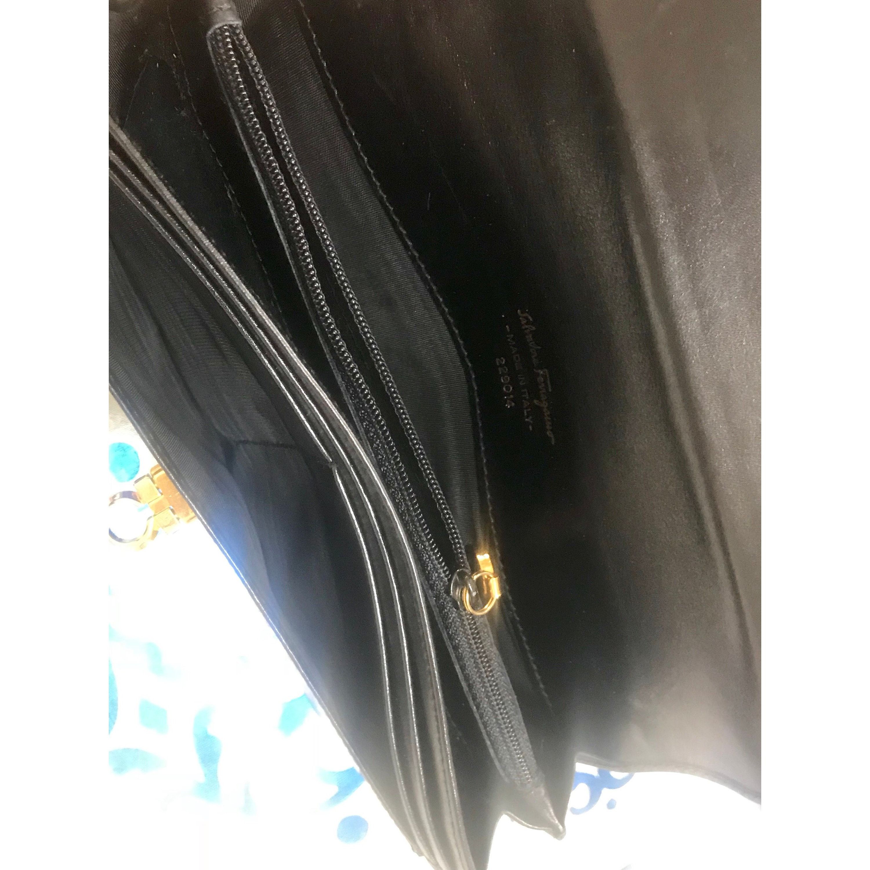 Salvatore Ferragamo Vintage Salvatore Ferragamo Gancini black leather wallet Size ONE SIZE - 9 Thumbnail