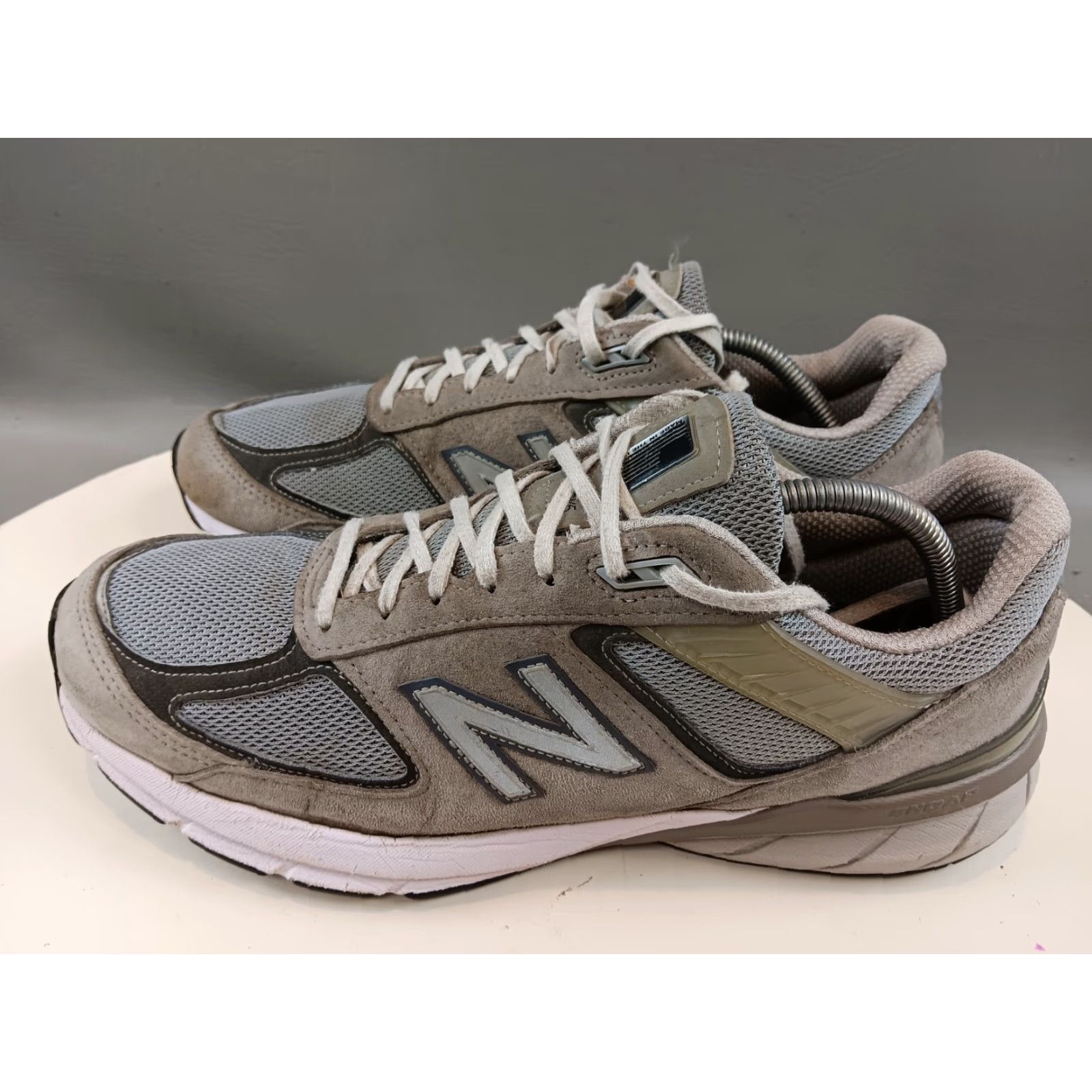 New Balance NEW BALANCE 990v5 Mens Size 12 Gray Low Made in USA ENCAP Sneaker Size ONE SIZE - 6 Thumbnail