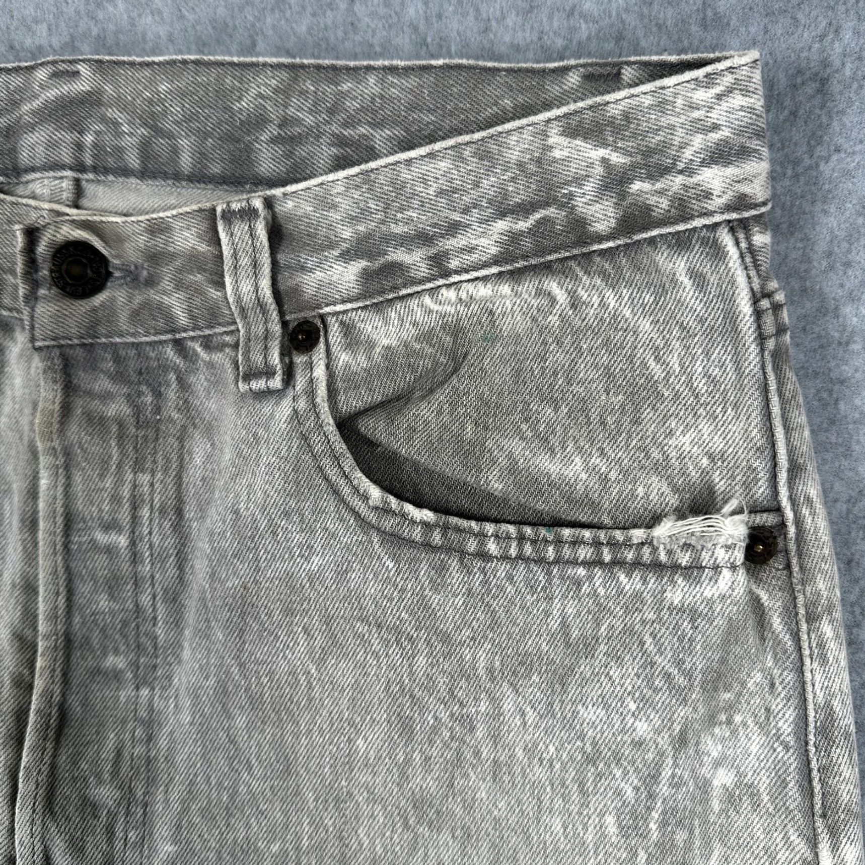Levi's VINTAGE Levi's 501 Jeans Mens 34x30 Gray Acid Wash Straight Leg Made USA 90s Size US 34 / EU 50 - 2 Thumbnail