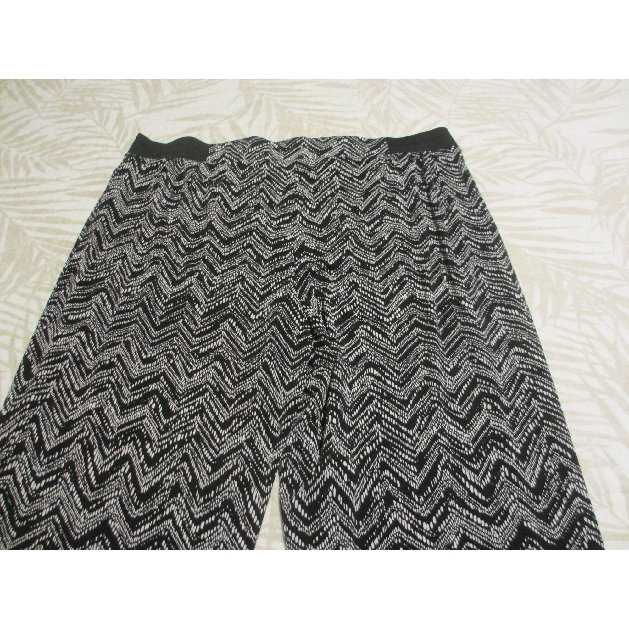 Other Motherhood Maternity Black & White Chevron Print Elastic Wai Size 40" / US 18 - 4 Thumbnail