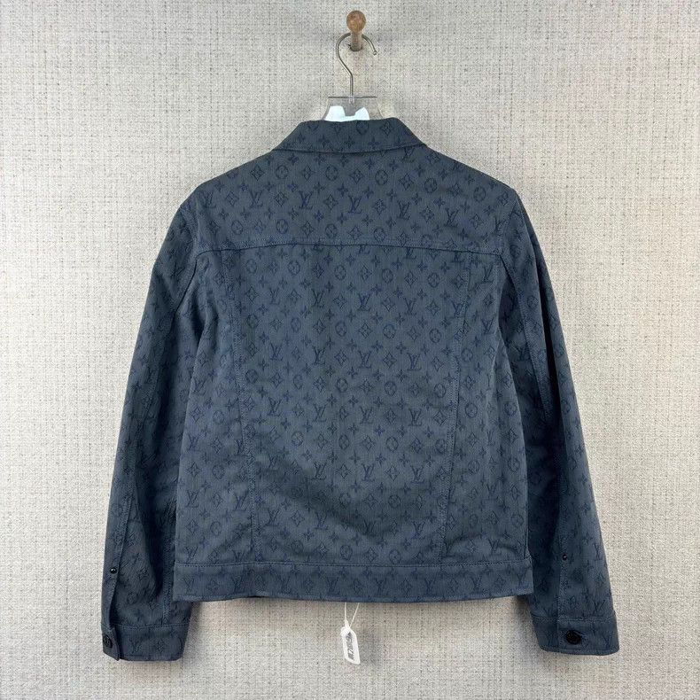 Louis Vuitton Louis Vuitton Logo full-print single-breasted casual long- Size US S / EU 44-46 / 1 - 3 Thumbnail