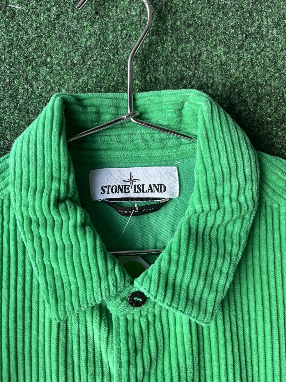 Stone Island USED MICRO CORDUROY STONE ISLAND BUTTON UP SIZE S Size US S / EU 44-46 / 1 - 5 Thumbnail