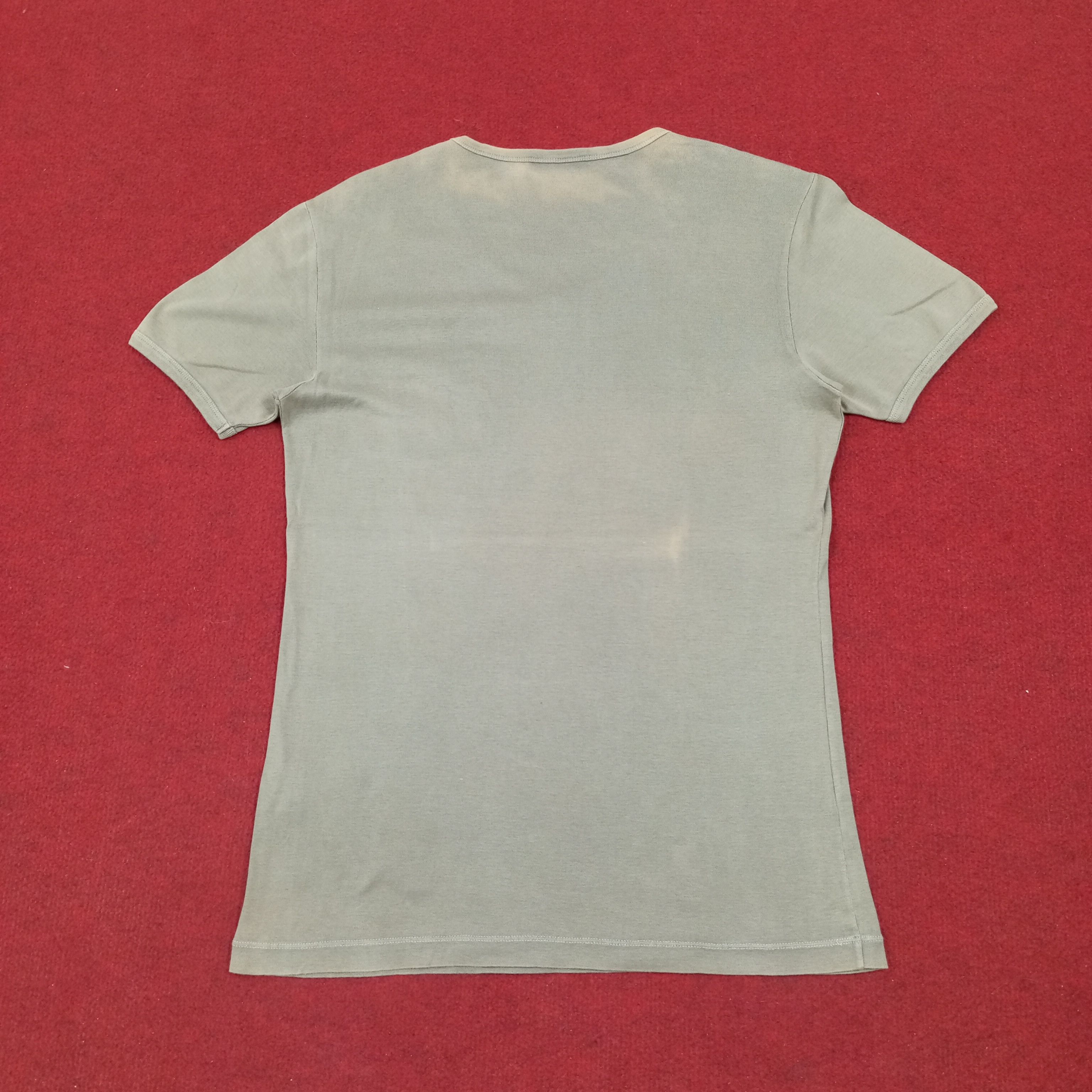 Prada Prada Luxury Fashion Brand Pocket Design Tshirt Size US S / EU 44-46 / 1 - 3 Thumbnail
