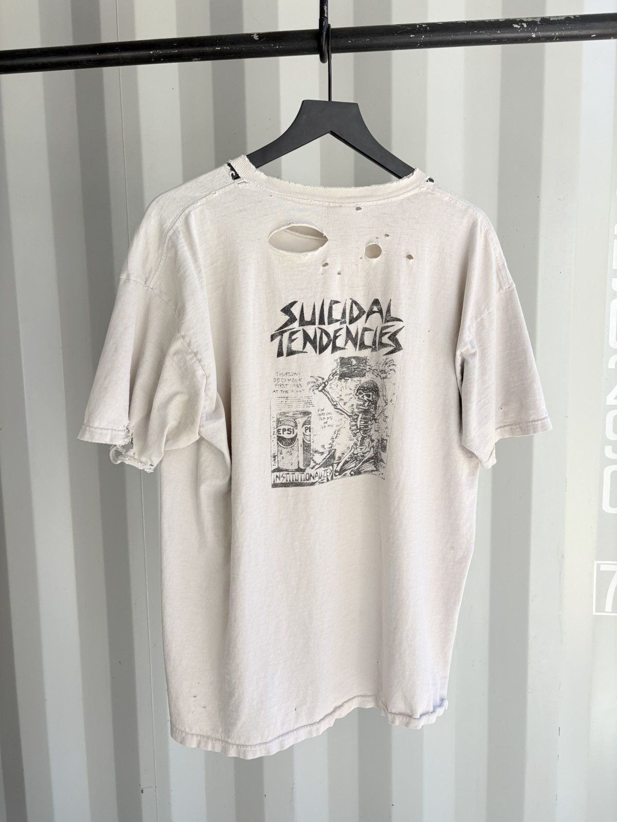 Band Tees Vintage Suicidal Tendencies Shirt Thrashed Faded Grunge Band Size US XXL / EU 58 / 5 - 3 Thumbnail