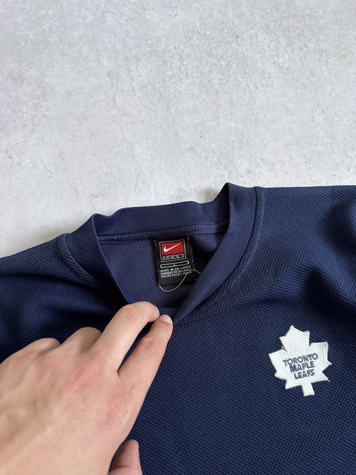 Nike Vintage Nike Toronto Maple Leaf Rate Unisex Streetwear Tee Size US L / EU 52-54 / 3 - 7 Thumbnail