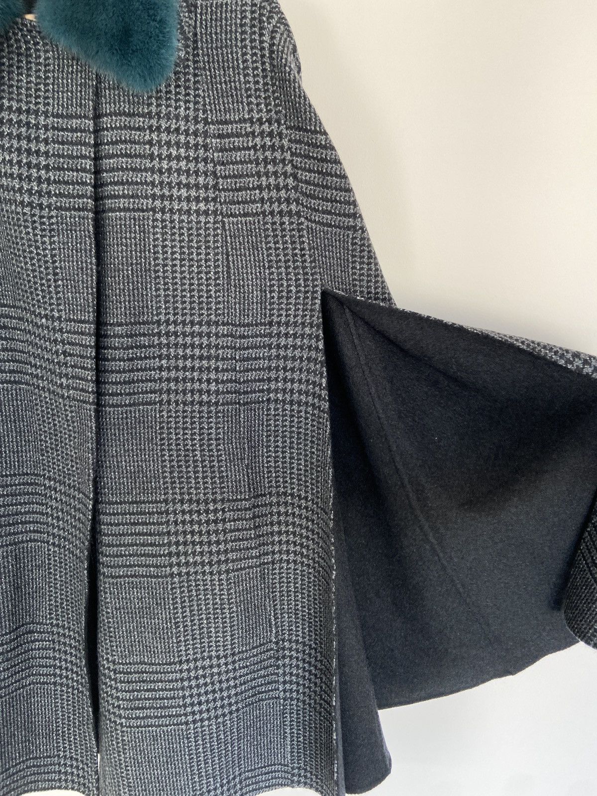Loro Piana Loro Piana Baby Cashmere Houndstooth Print Cape Size S / US 4 / IT 40 - 4 Thumbnail