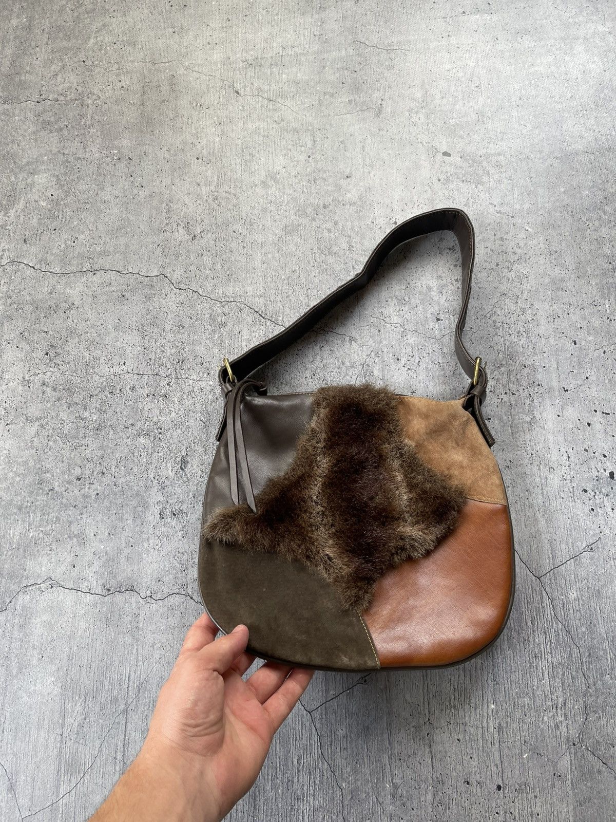 Vintage Vintage Fur Leather Y2K Shoulder Bag Size ONE SIZE - 1 Thumbnail