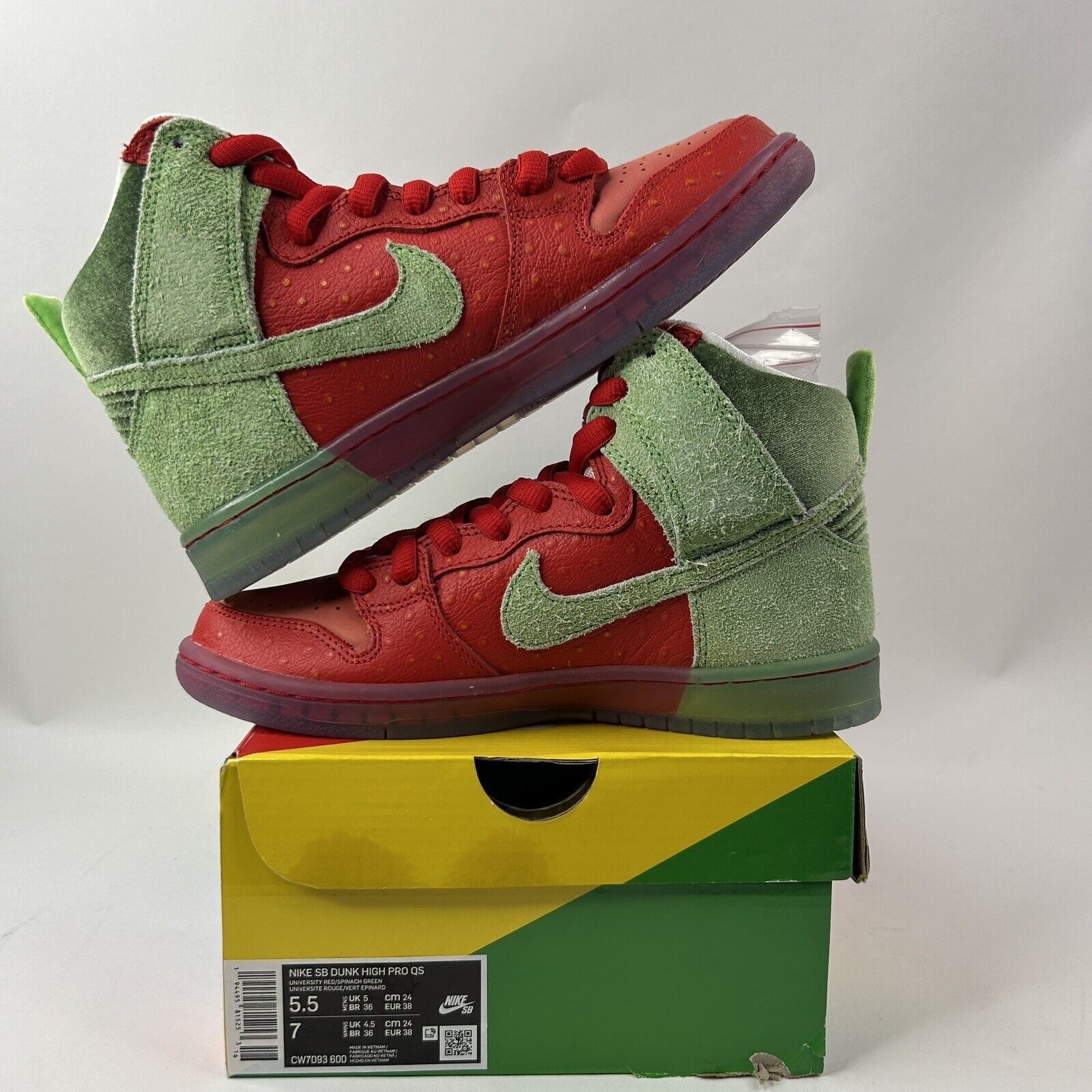 Nike Nike Dunk High SB “Strawberry Cough” 2024 Size US 7 / IT 37 - 3 Thumbnail