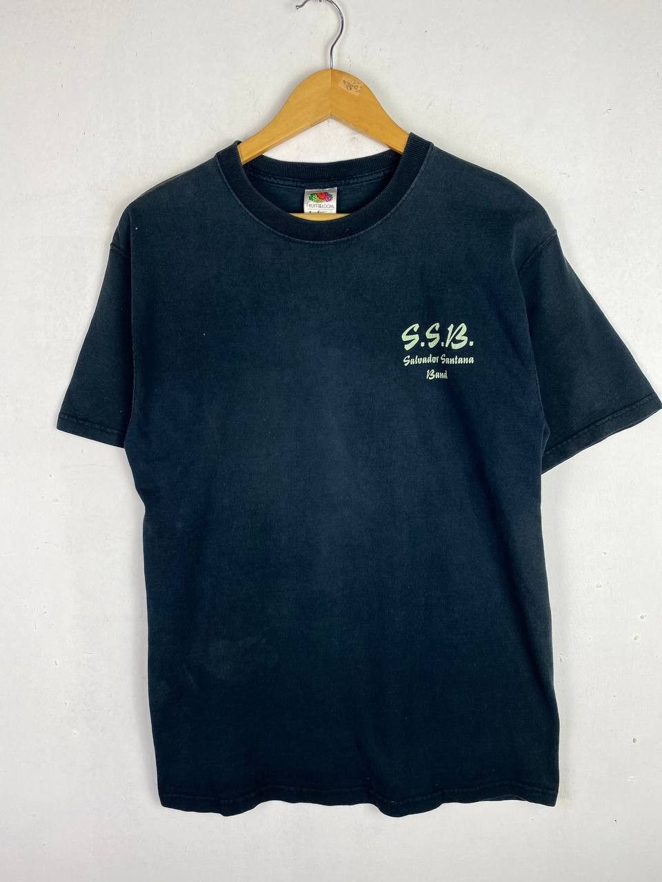 Band Tees vintage y2k santana band tees nice backhit design Size US M / EU 48-50 / 2 - 2 Thumbnail