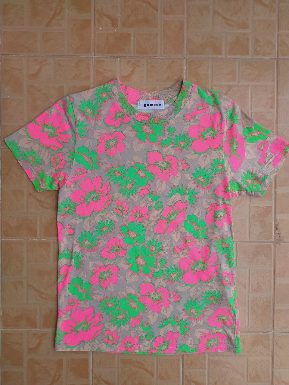 gomme GOMME NEON PINK GREEN FLOWERS T-SHIRT Size S / US 4 / IT 40 - 1 Thumbnail