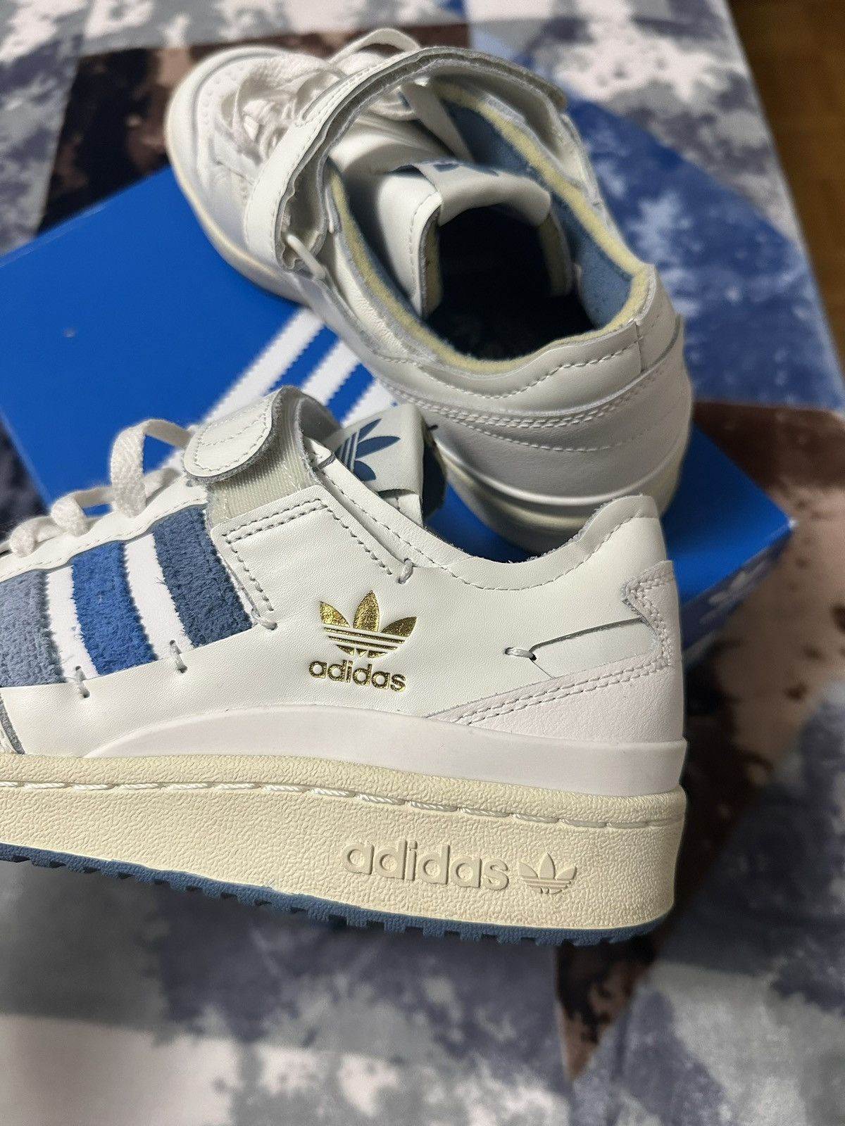Adidas ADIDAS WHITE BLUE Size US 8 / EU 41 - 7 Thumbnail