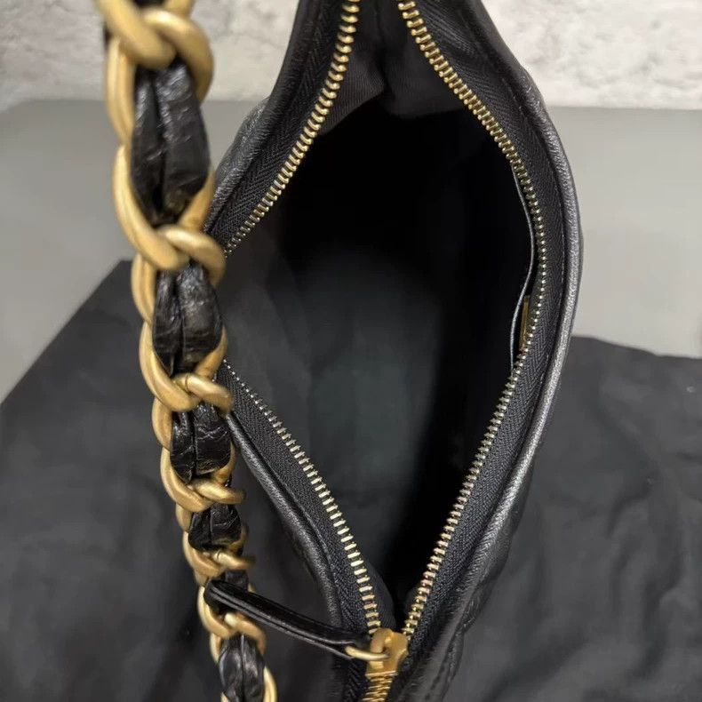 Chanel Chanel Hobo Bag with Gold Chain Details Size ONE SIZE - 7 Thumbnail